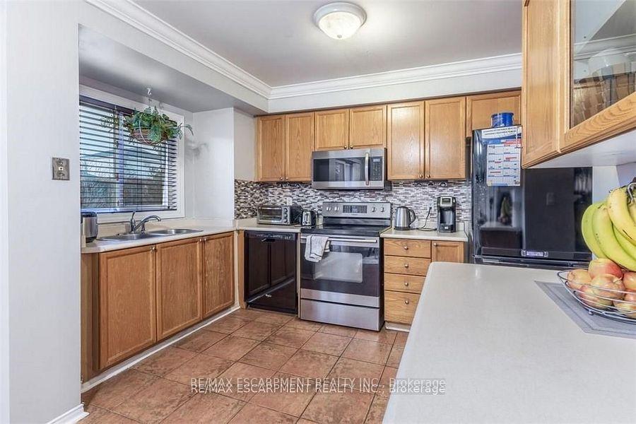 Photo 11 of Unit 11, 75 Ryans Way, Hamilton, Waterdown — HOMEH