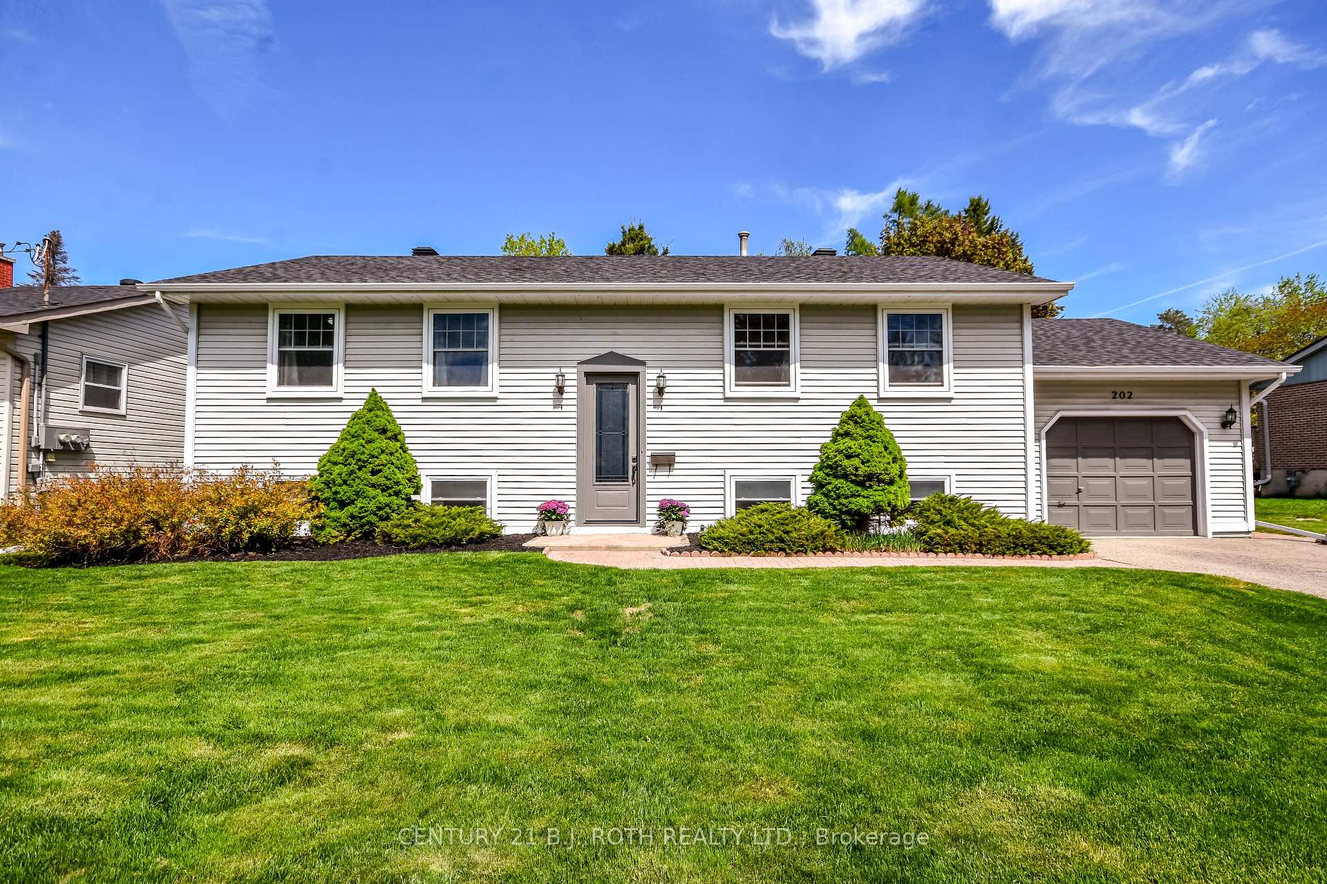 Photo 1 of 202 Crawford Street, Barrie, Ardagh — HOMEH