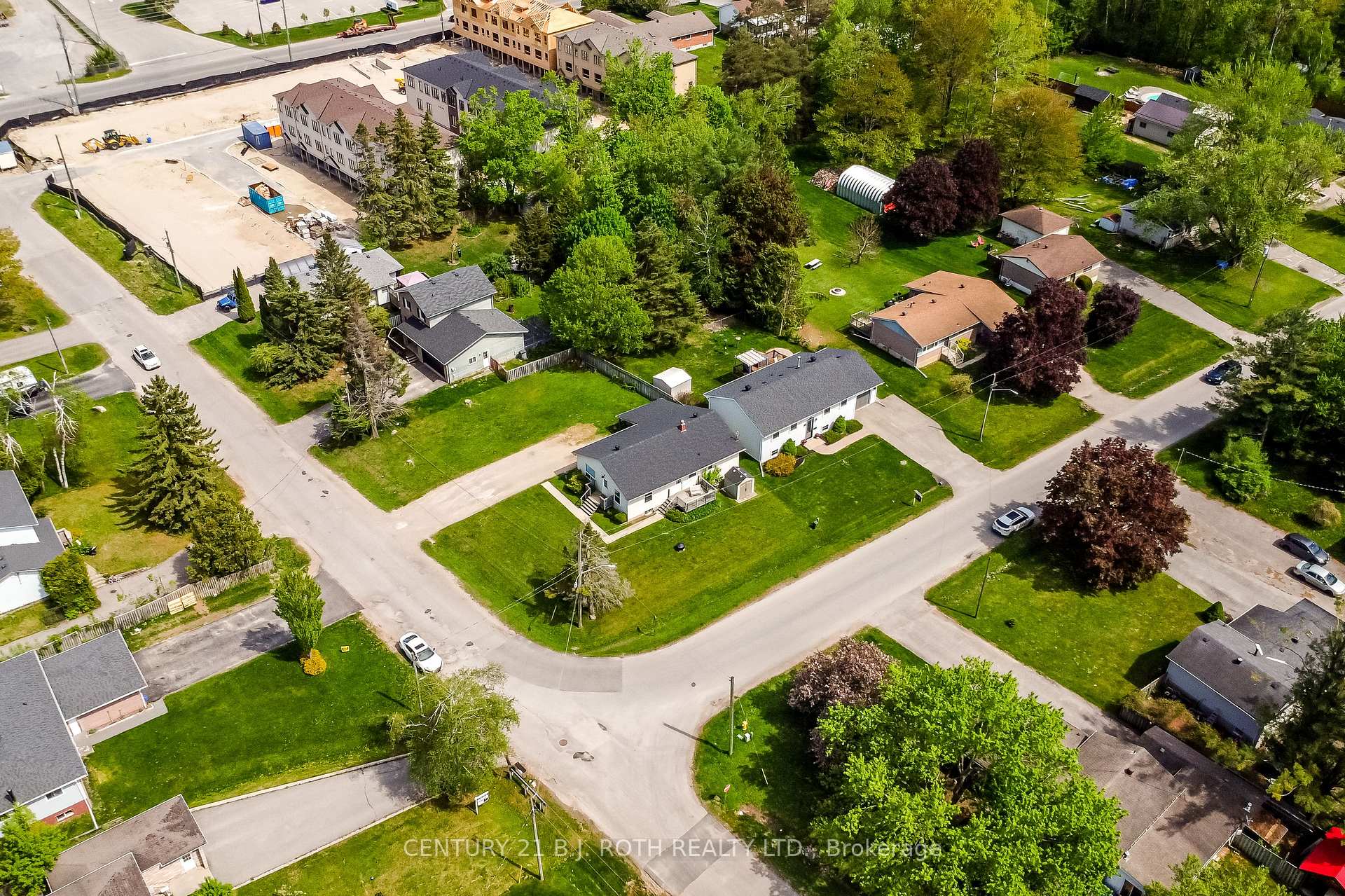 Photo 3 of 202 Crawford Street, Barrie, Ardagh — HOMEH