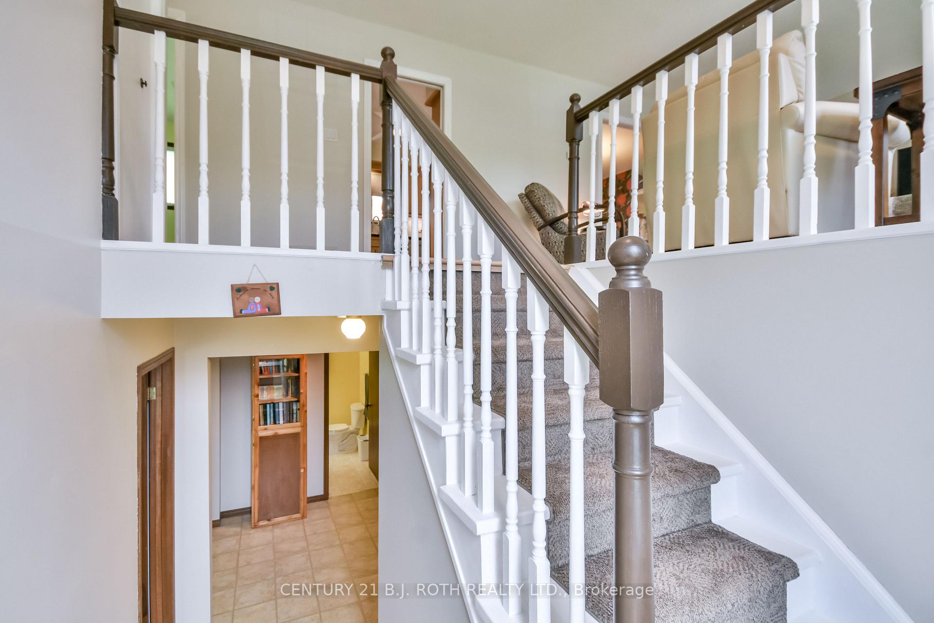 Photo 4 of 202 Crawford Street, Barrie, Ardagh — HOMEH
