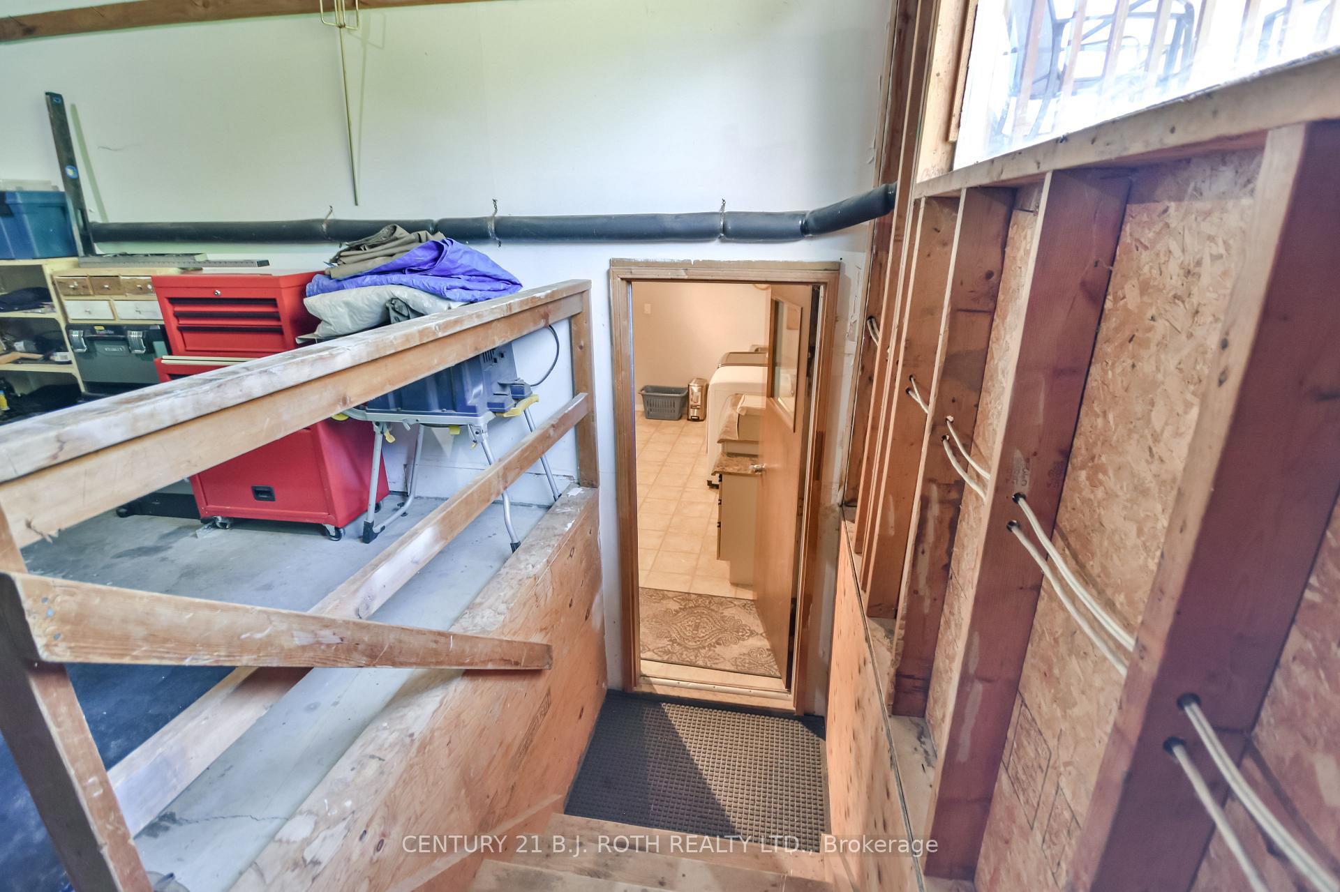 Photo 38 of 202 Crawford Street, Barrie, Ardagh — HOMEH