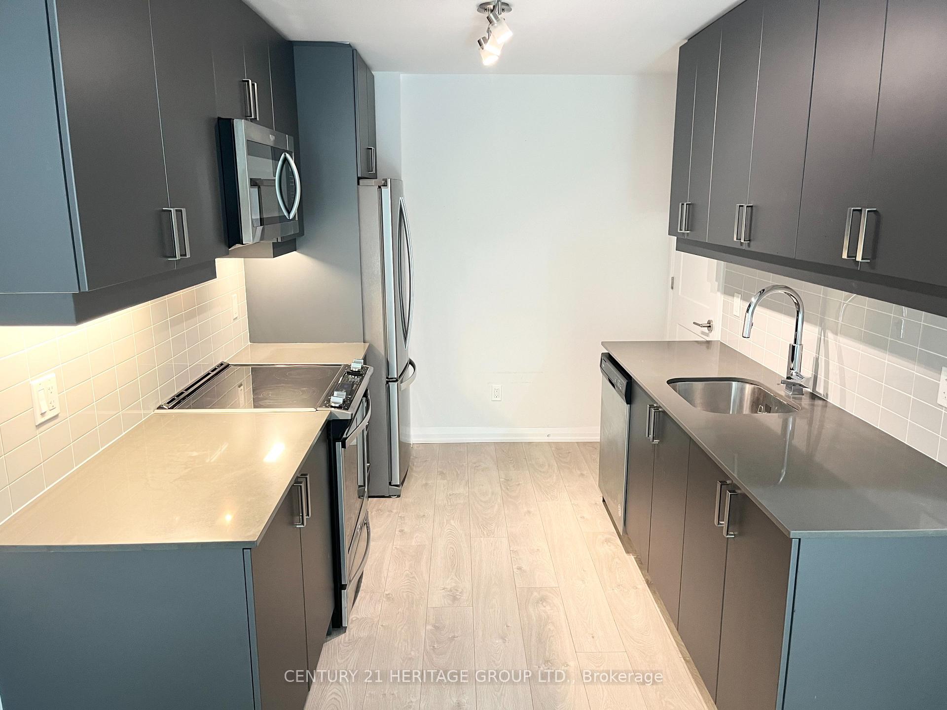 Photo 5 of Unit TH50, 1020 Portage Parkway, Vaughan, Concord — HOMEH
