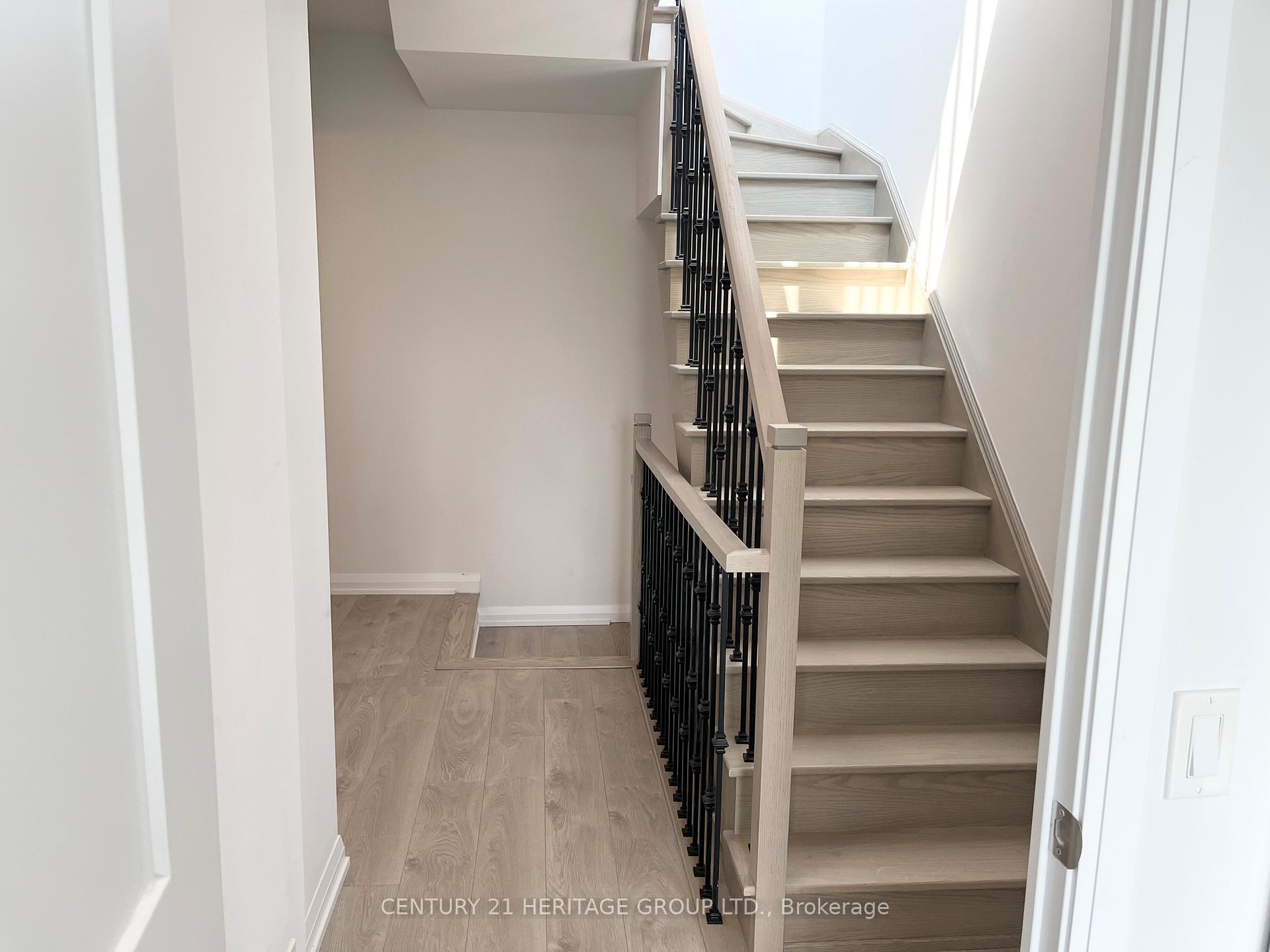 Photo 13 of Unit TH50, 1020 Portage Parkway, Vaughan, Concord — HOMEH