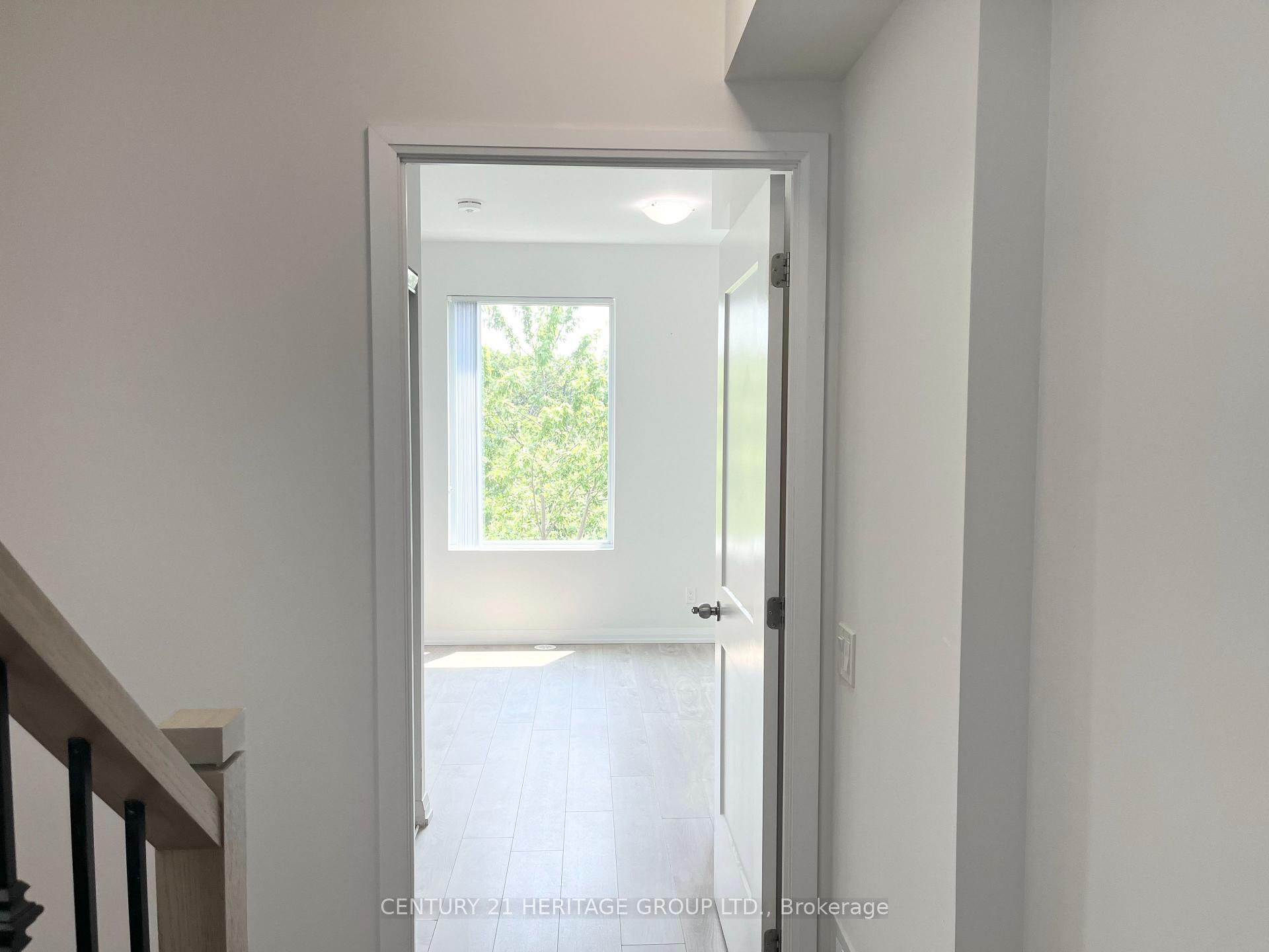 Photo 8 of Unit TH50, 1020 Portage Parkway, Vaughan, Concord — HOMEH