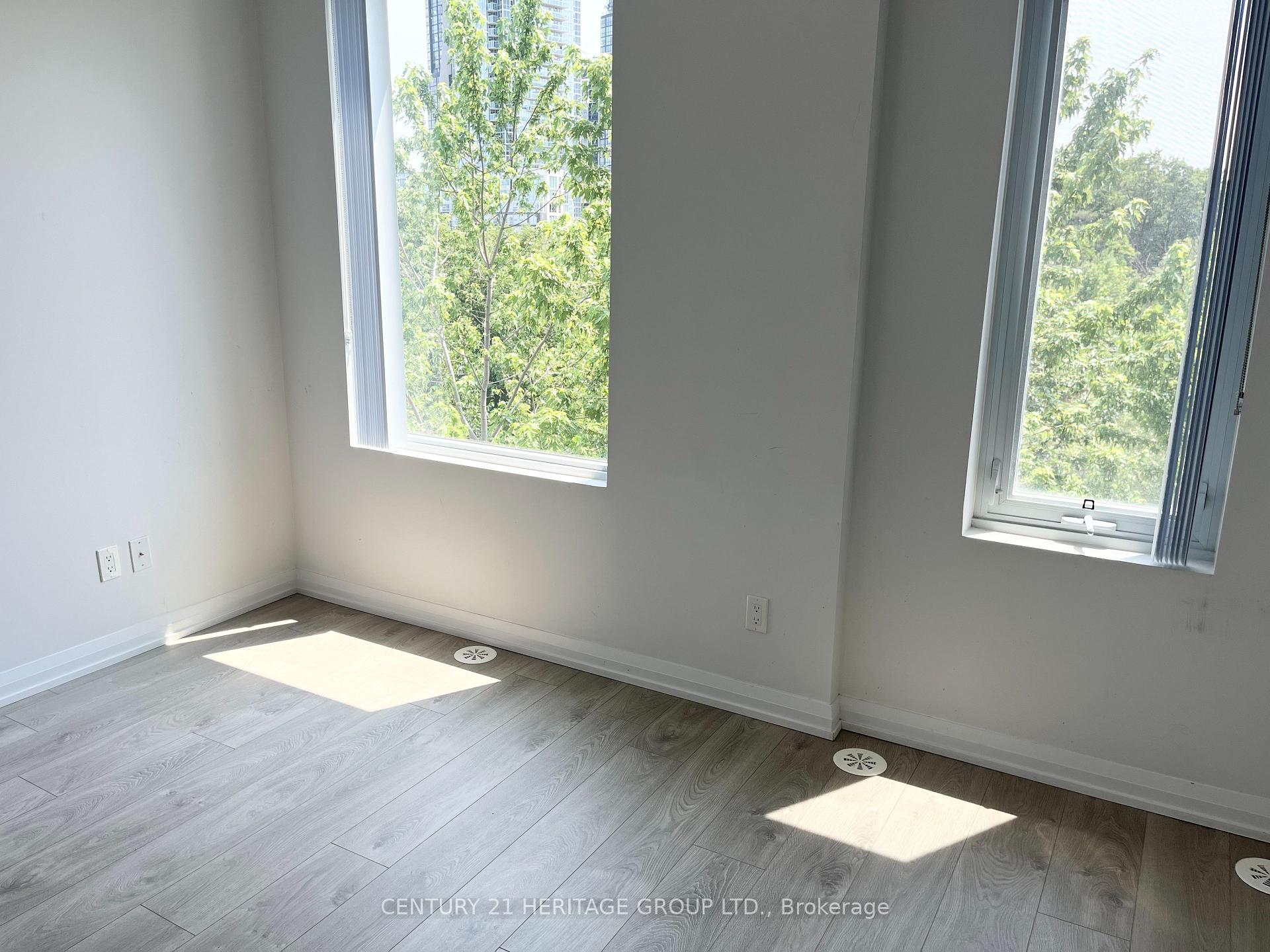Photo 11 of Unit TH50, 1020 Portage Parkway, Vaughan, Concord — HOMEH