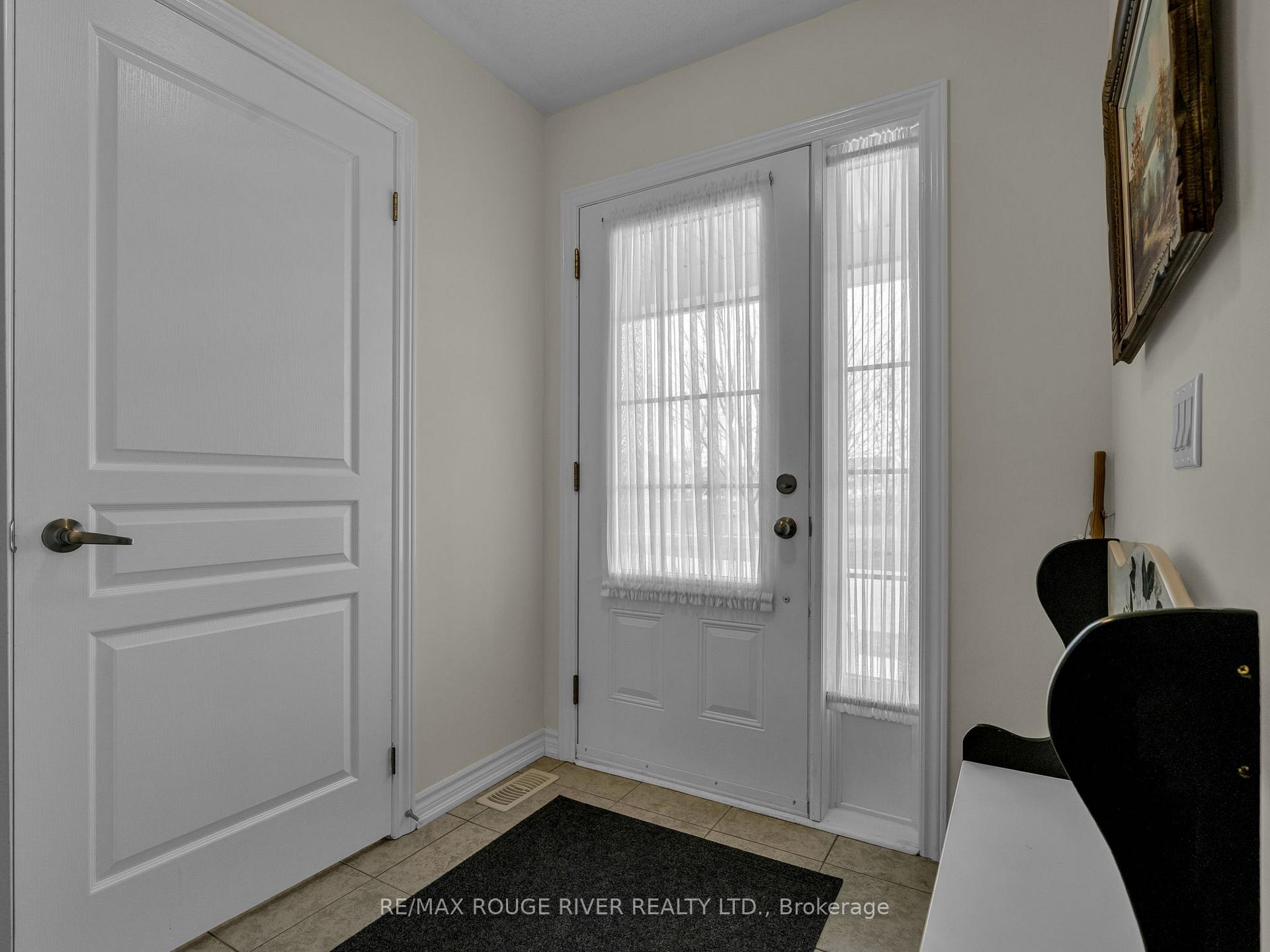 Photo 4 of 837 Charles Wilson Parkway, Cobourg — HOMEH