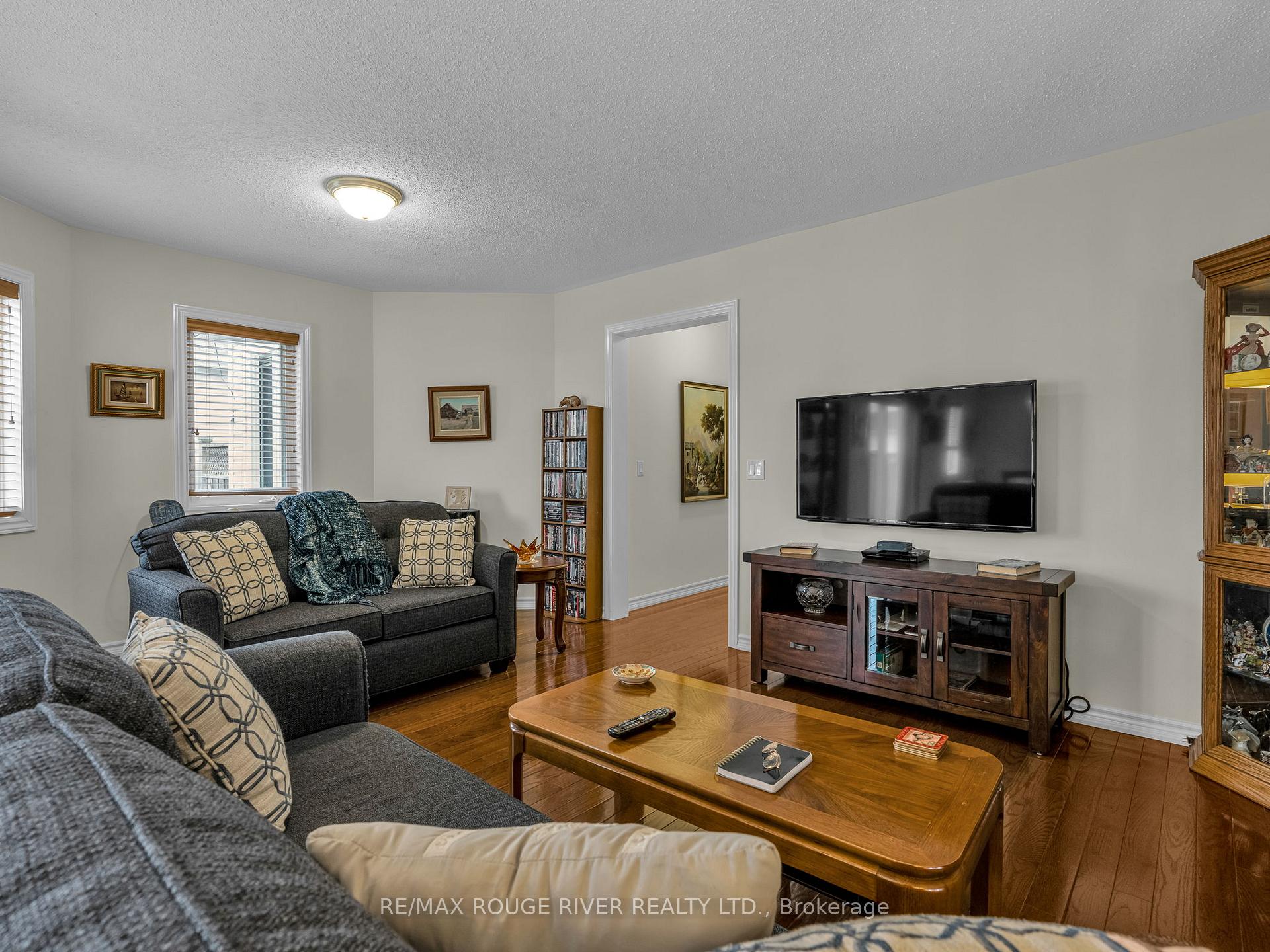 Photo 2 of 837 Charles Wilson Parkway, Cobourg — HOMEH