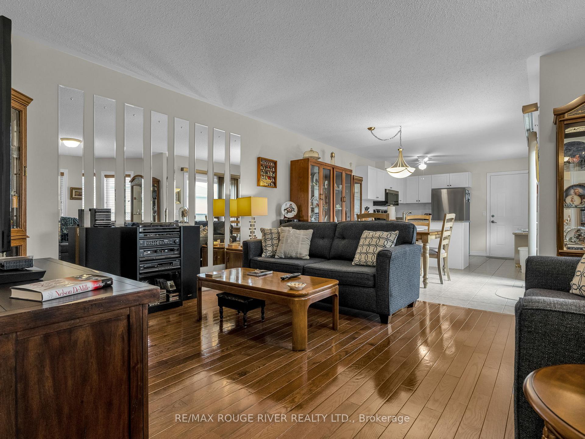 Photo 5 of 837 Charles Wilson Parkway, Cobourg — HOMEH