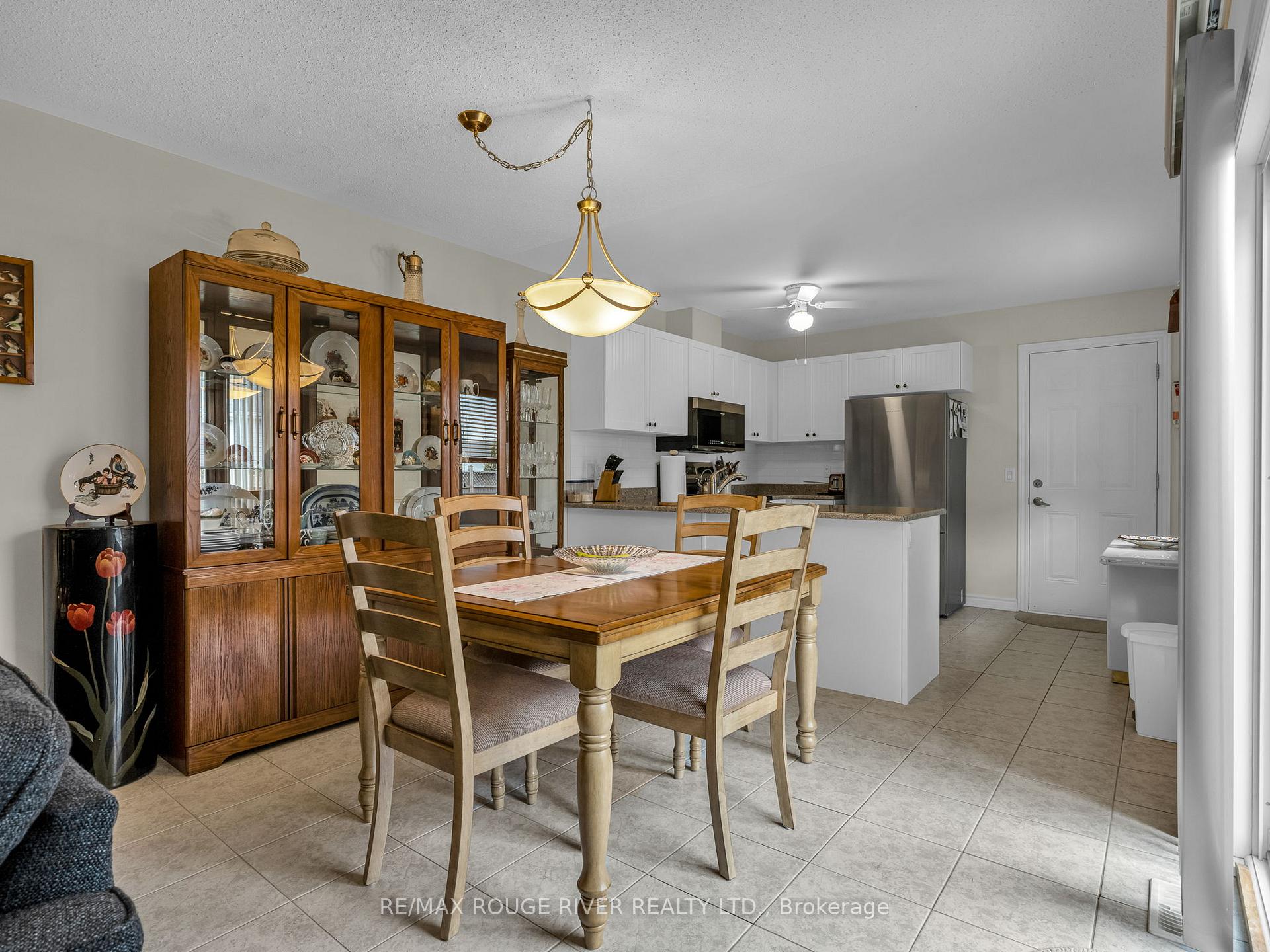 Photo 11 of 837 Charles Wilson Parkway, Cobourg — HOMEH