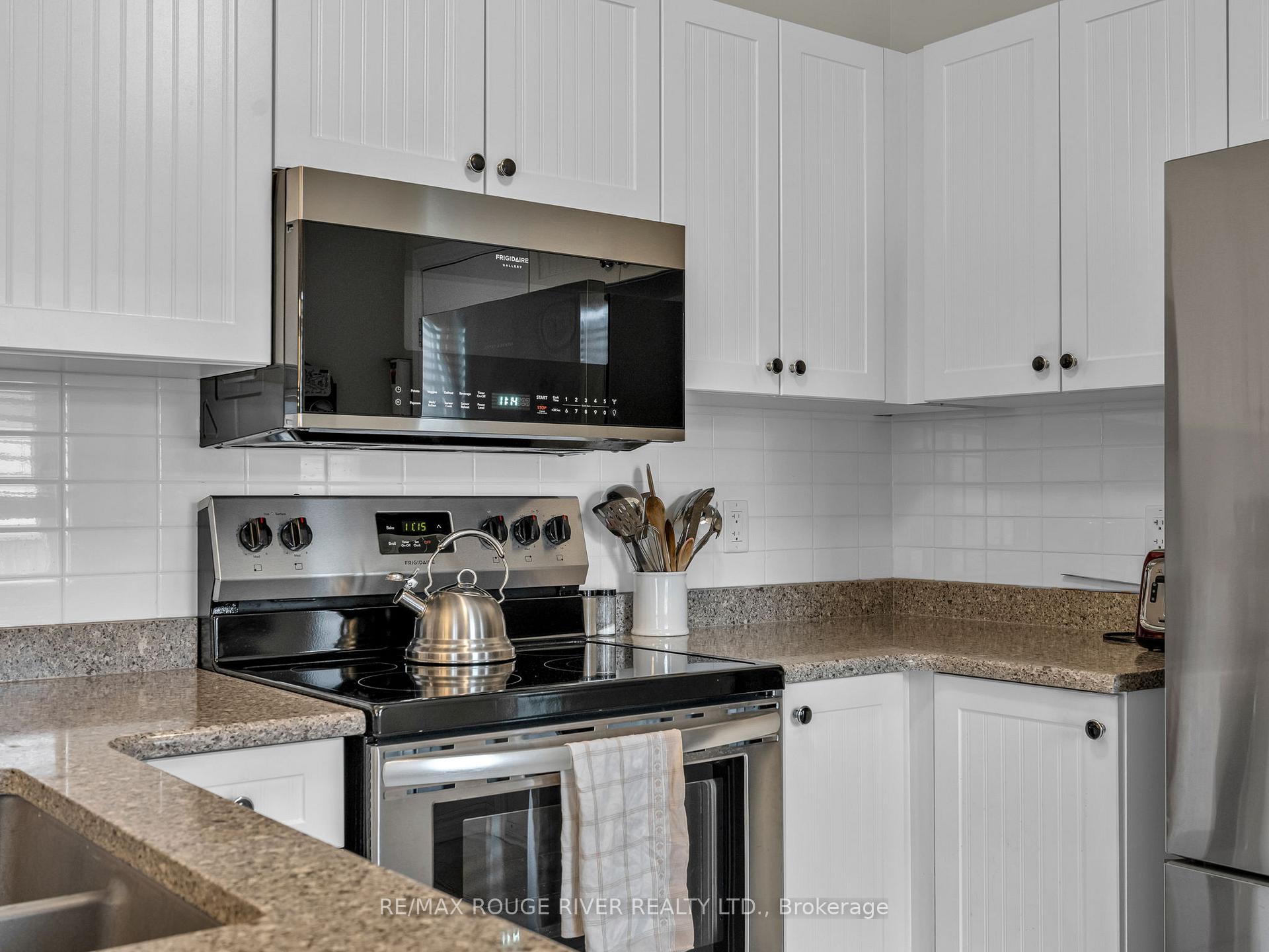 Photo 10 of 837 Charles Wilson Parkway, Cobourg — HOMEH