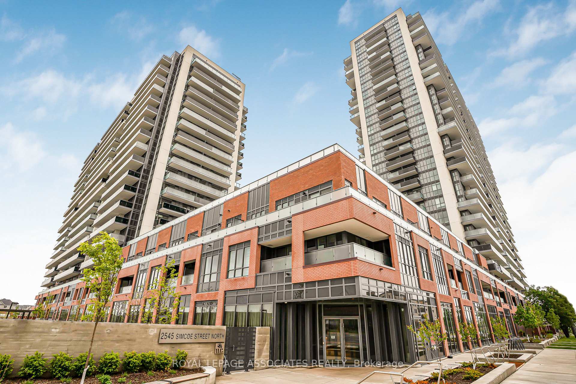 Photo 1 of Unit 2512, 2524 Simcoe Street N, Oshawa, Windfields — HOMEH