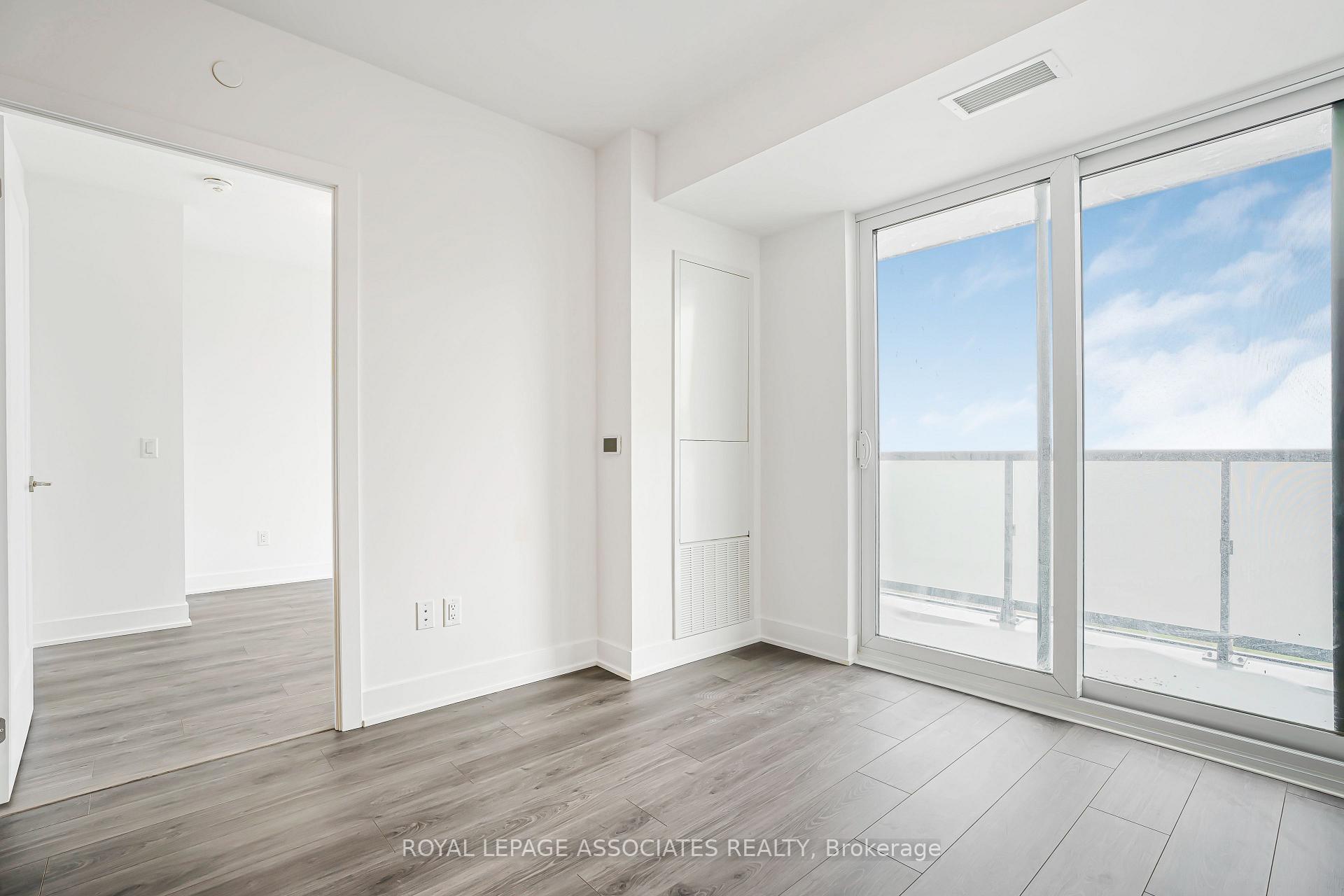Photo 11 of Unit 2512, 2524 Simcoe Street N, Oshawa, Windfields — HOMEH