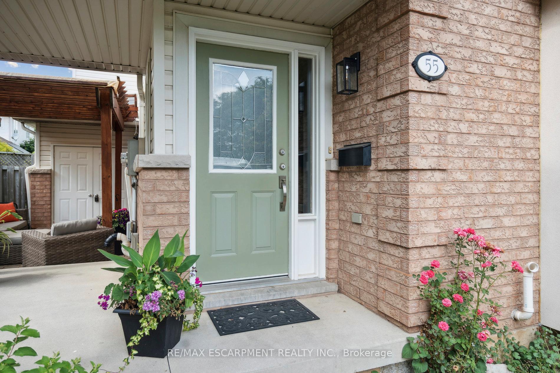 Photo 6 of 55 Valridge Drive, Hamilton, Ancaster — HOMEH