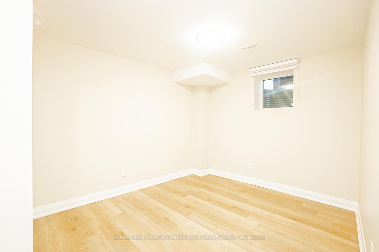 Photo 7 of Unit Bsmt, 22 Gladmary Drive, Brampton, Bram West — HOMEH