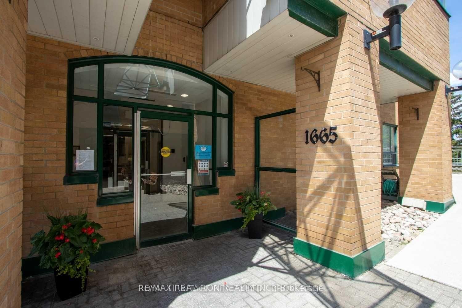 Photo 4 of Unit 212, 1665 Pickering Parkway W, Pickering, Town Centre — HOMEH