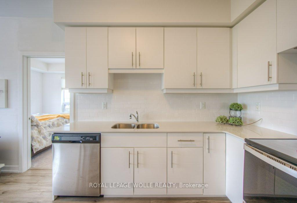 Photo 6 of Unit 422, 251 Northfield Drive E, Waterloo — HOMEH