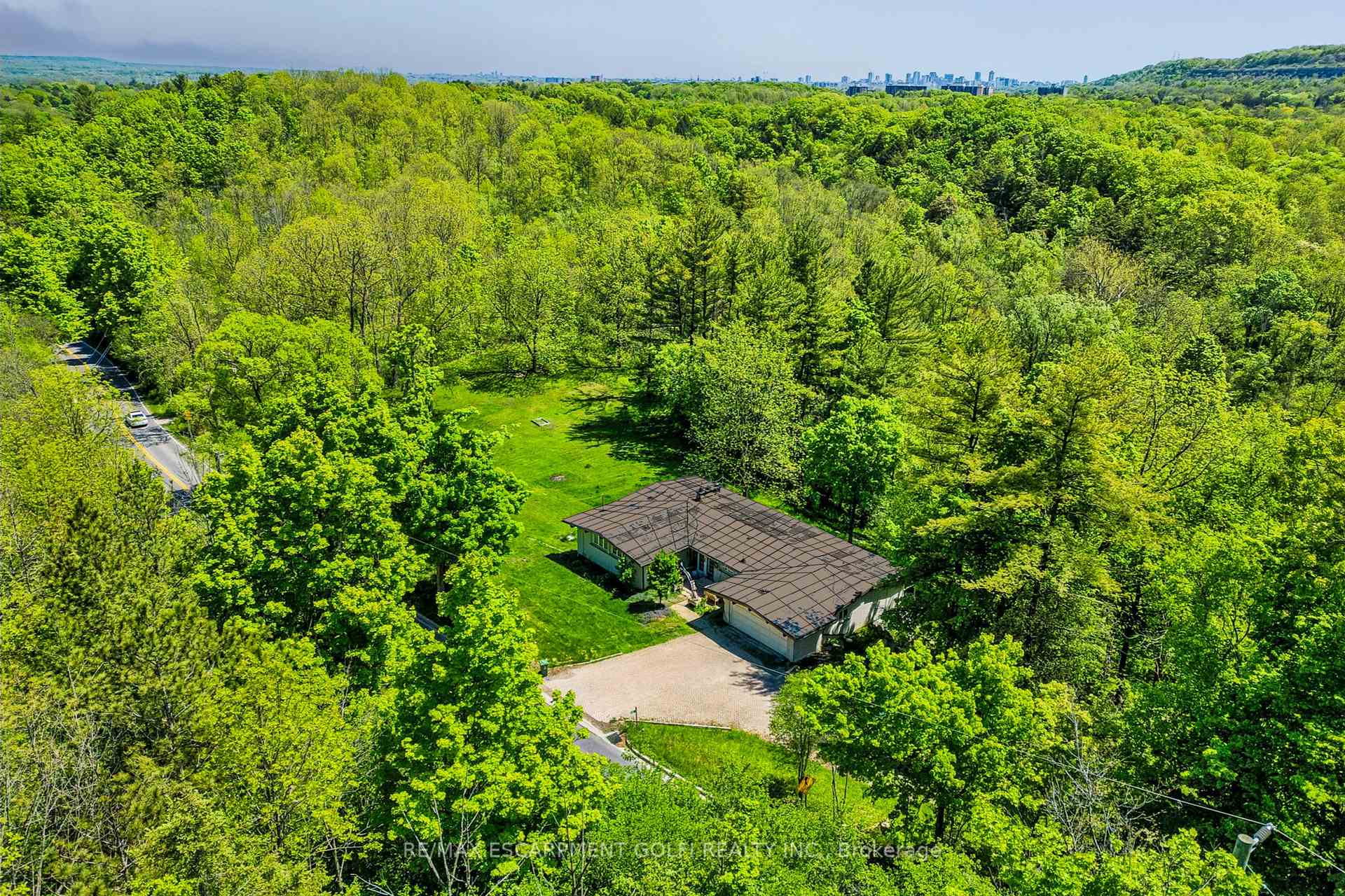 Photo 1 of 932 Old Dundas Road, Hamilton, Jerseyville — HOMEH