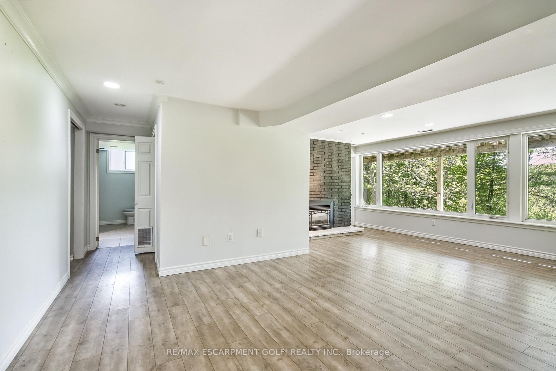 Photo 6 of 932 Old Dundas Road, Hamilton, Jerseyville — HOMEH