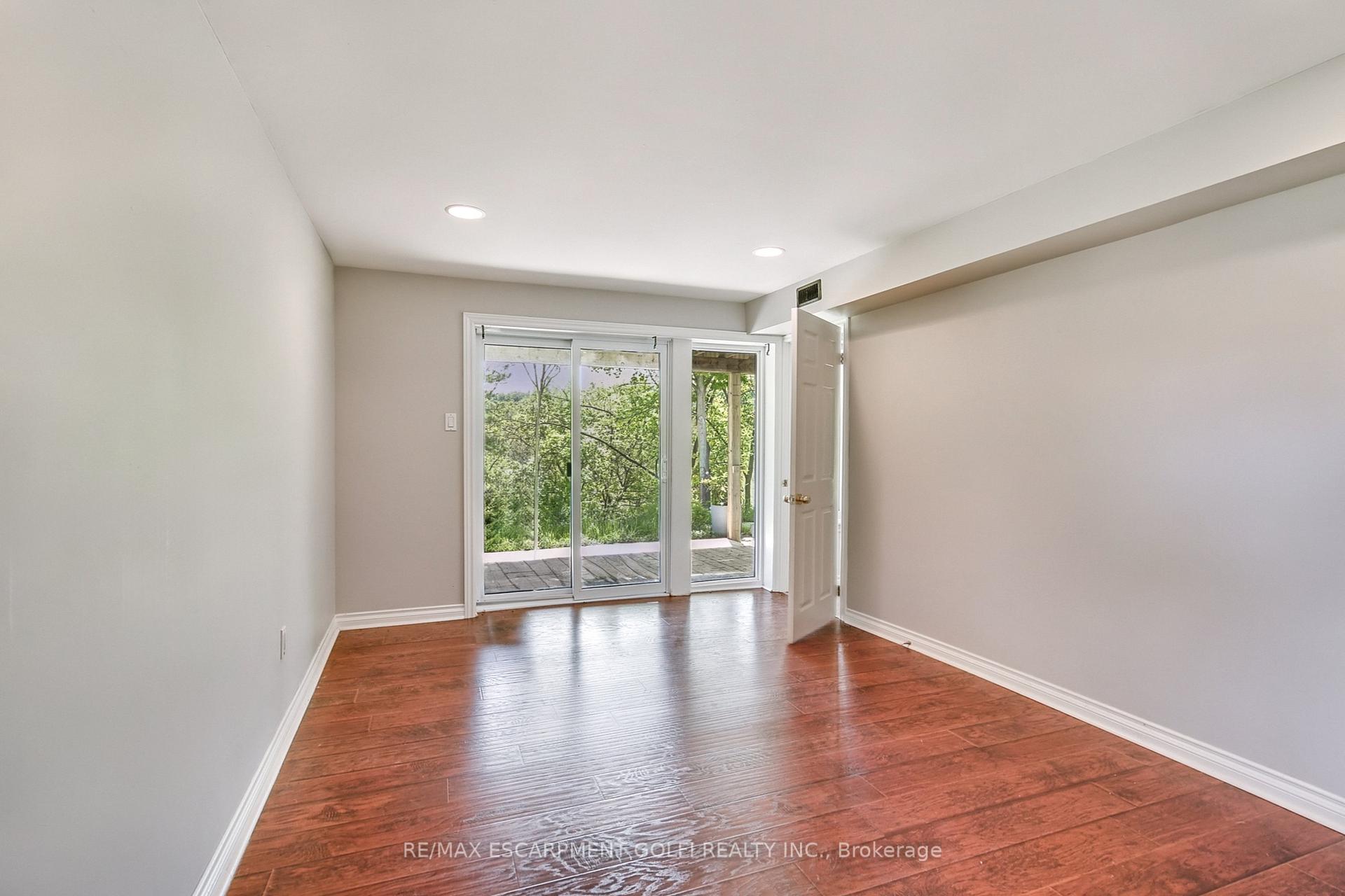 Photo 12 of 932 Old Dundas Road, Hamilton, Jerseyville — HOMEH