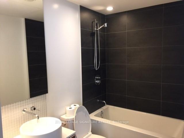 Photo 12 of Unit 3006, 185 Roehampton Avenue, Toronto, Mount Pleasant West — HOMEH