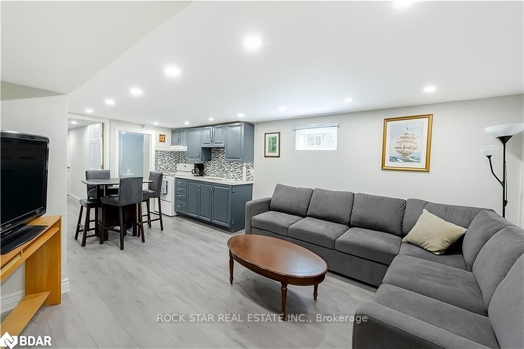 Photo 3 of Unit LOWER, 9 Viceroy Court, Hamilton, Hill Park — HOMEH