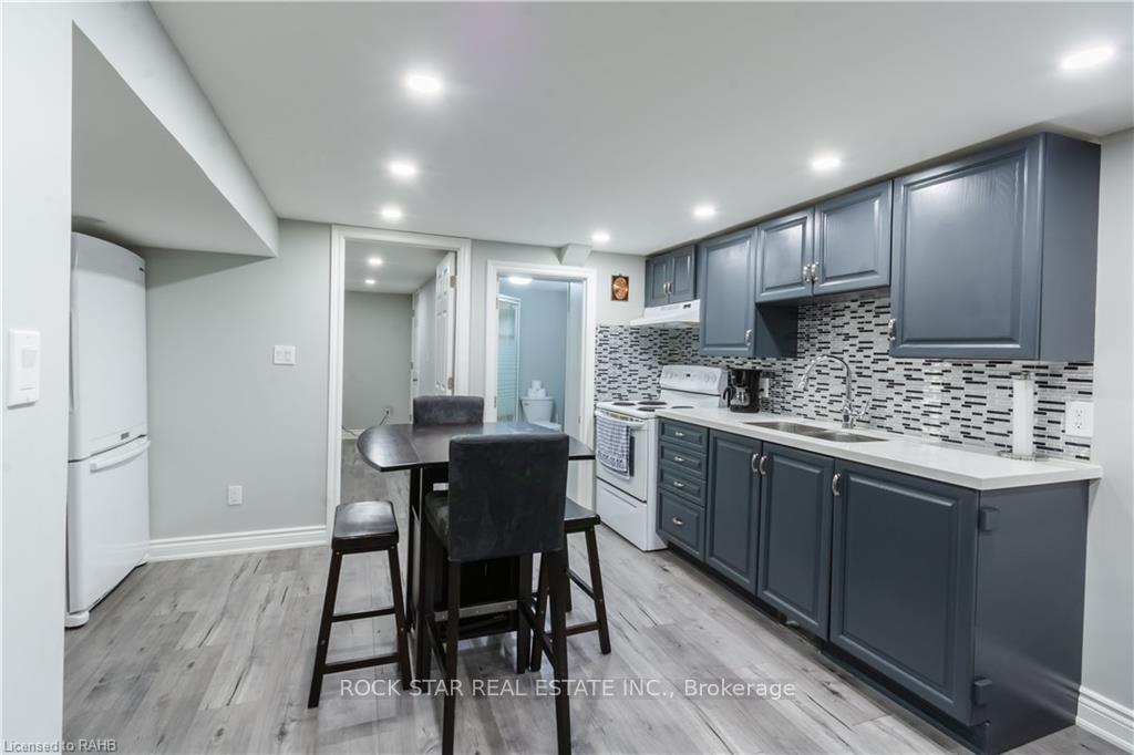 Photo 2 of Unit LOWER, 9 Viceroy Court, Hamilton, Hill Park — HOMEH