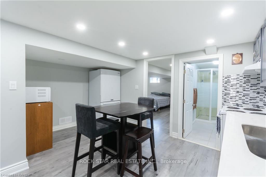 Photo 14 of Unit LOWER, 9 Viceroy Court, Hamilton, Hill Park — HOMEH