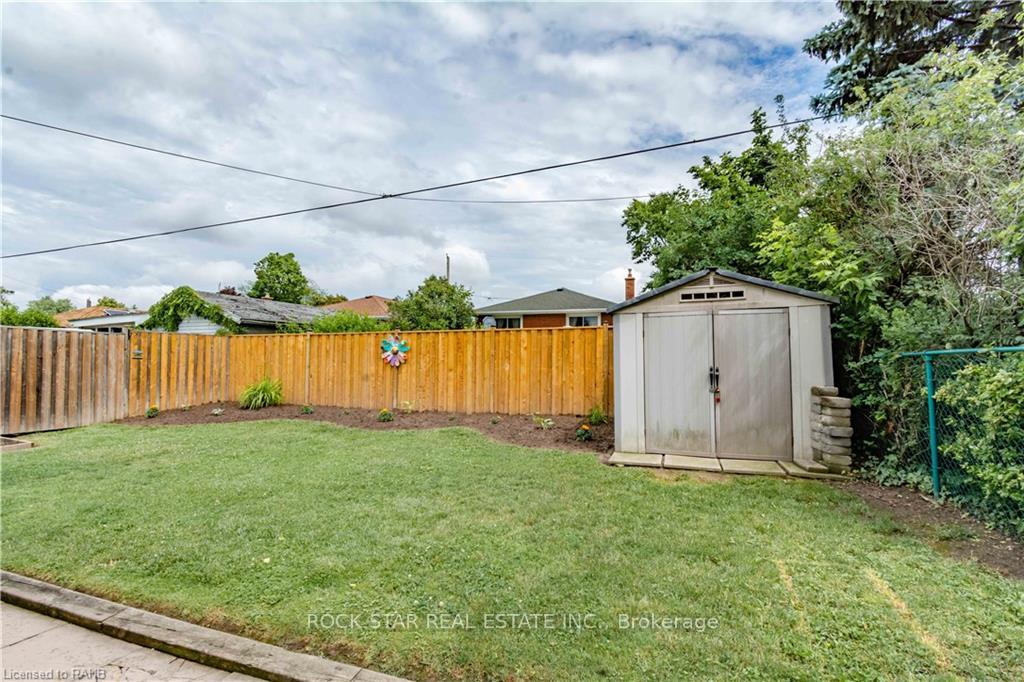 Photo 4 of Unit LOWER, 9 Viceroy Court, Hamilton, Hill Park — HOMEH