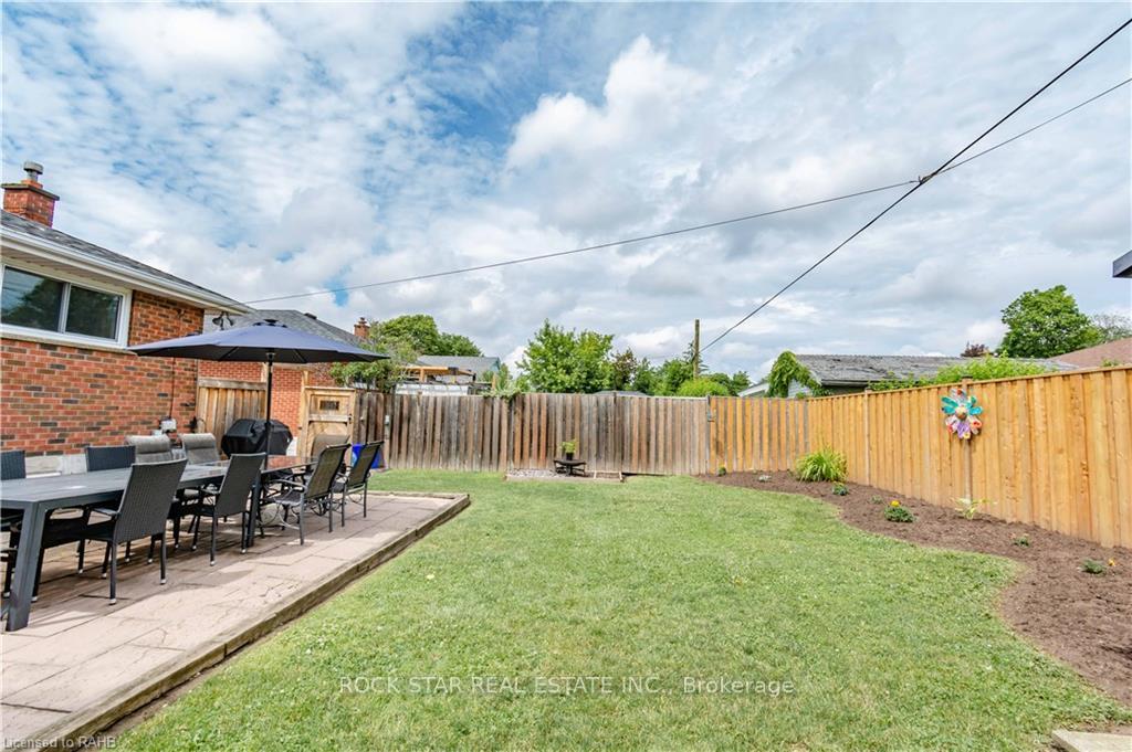 Photo 16 of Unit LOWER, 9 Viceroy Court, Hamilton, Hill Park — HOMEH