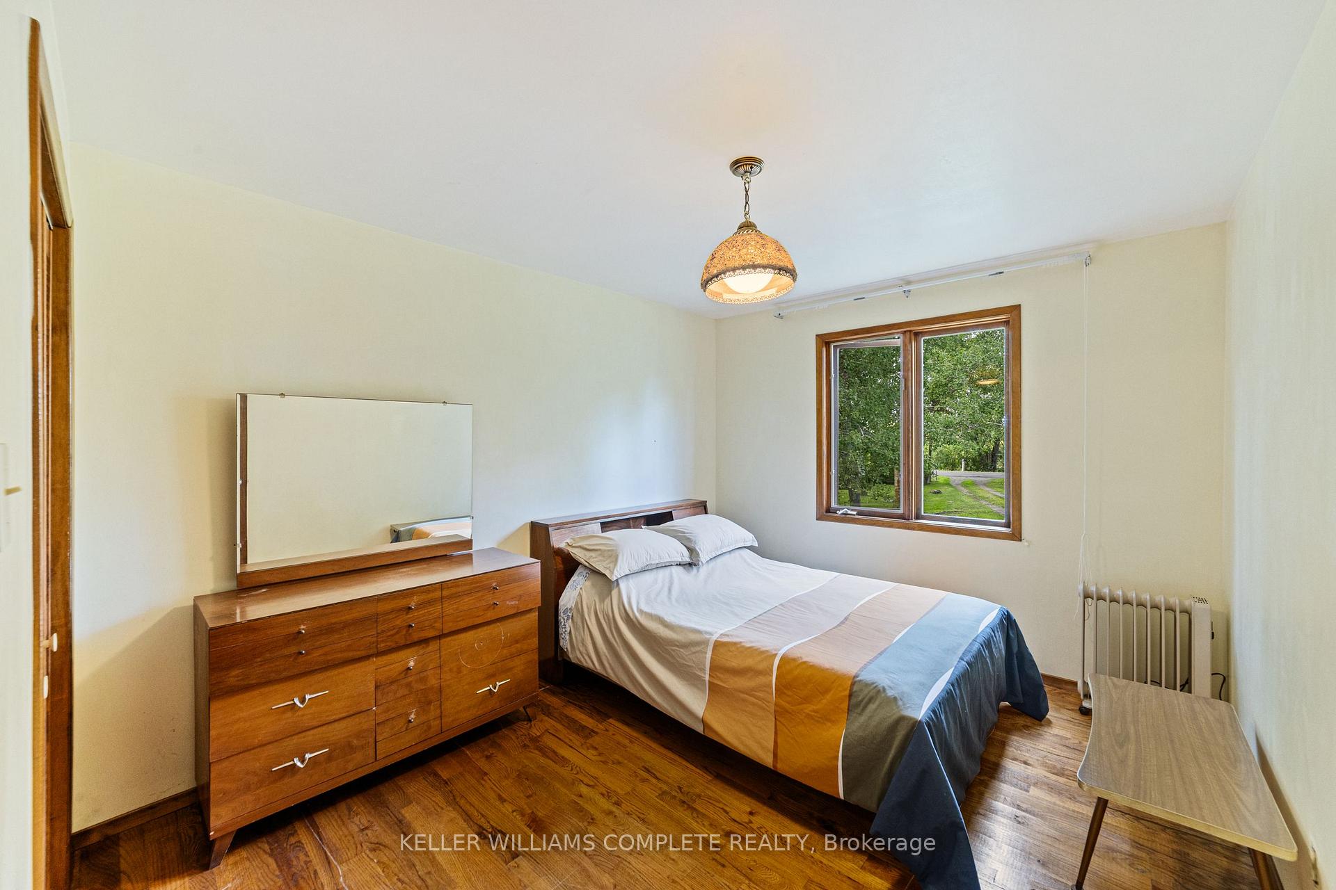 Photo 14 of 1744 6th Con Road W, Hamilton, Rural Flamborough — HOMEH