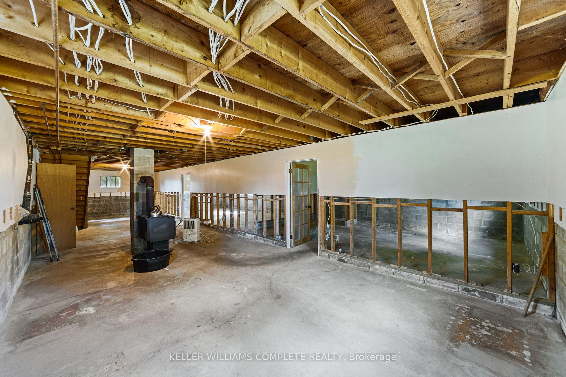 Photo 9 of 1744 6th Con Road W, Hamilton, Rural Flamborough — HOMEH