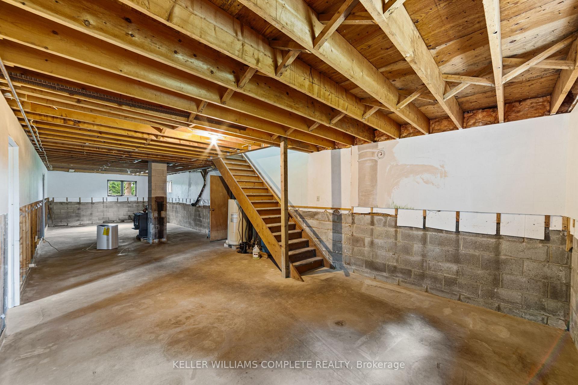 Photo 13 of 1744 6th Con Road W, Hamilton, Rural Flamborough — HOMEH