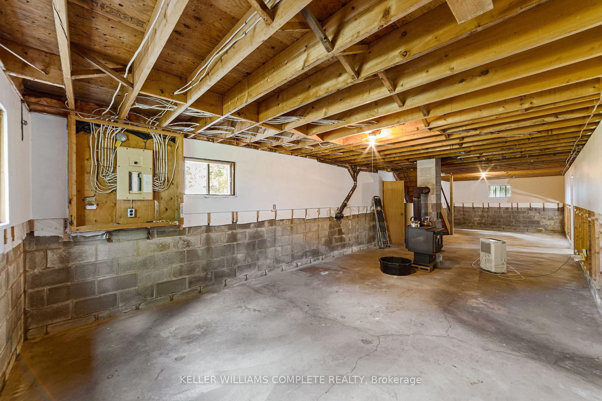Photo 21 of 1744 6th Con Road W, Hamilton, Rural Flamborough — HOMEH