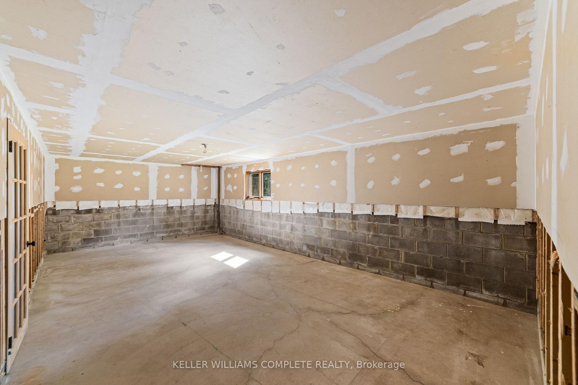 Photo 18 of 1744 6th Con Road W, Hamilton, Rural Flamborough — HOMEH