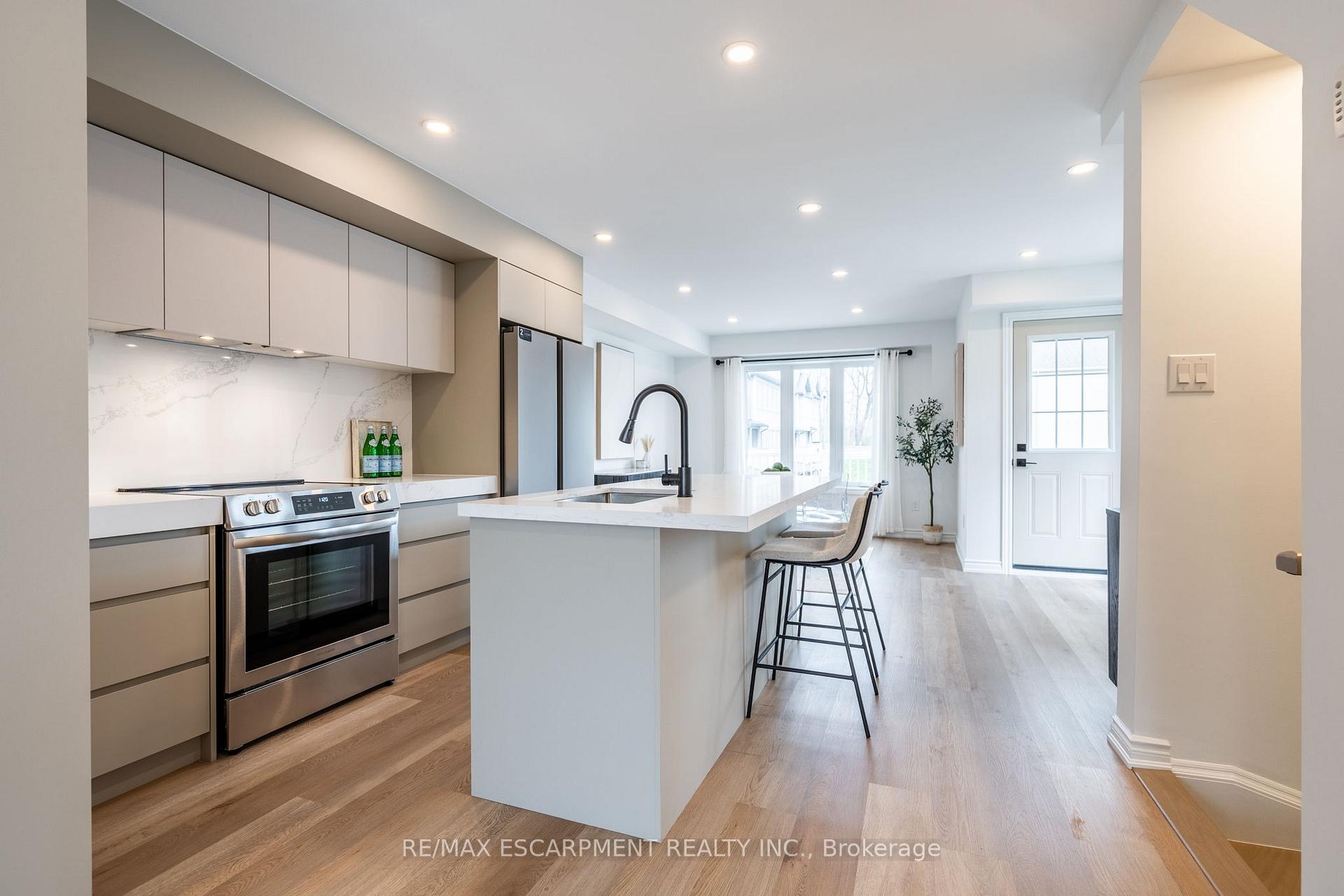 Photo 4 of 380 Linden Drive, Cambridge, Preston Heights — HOMEH