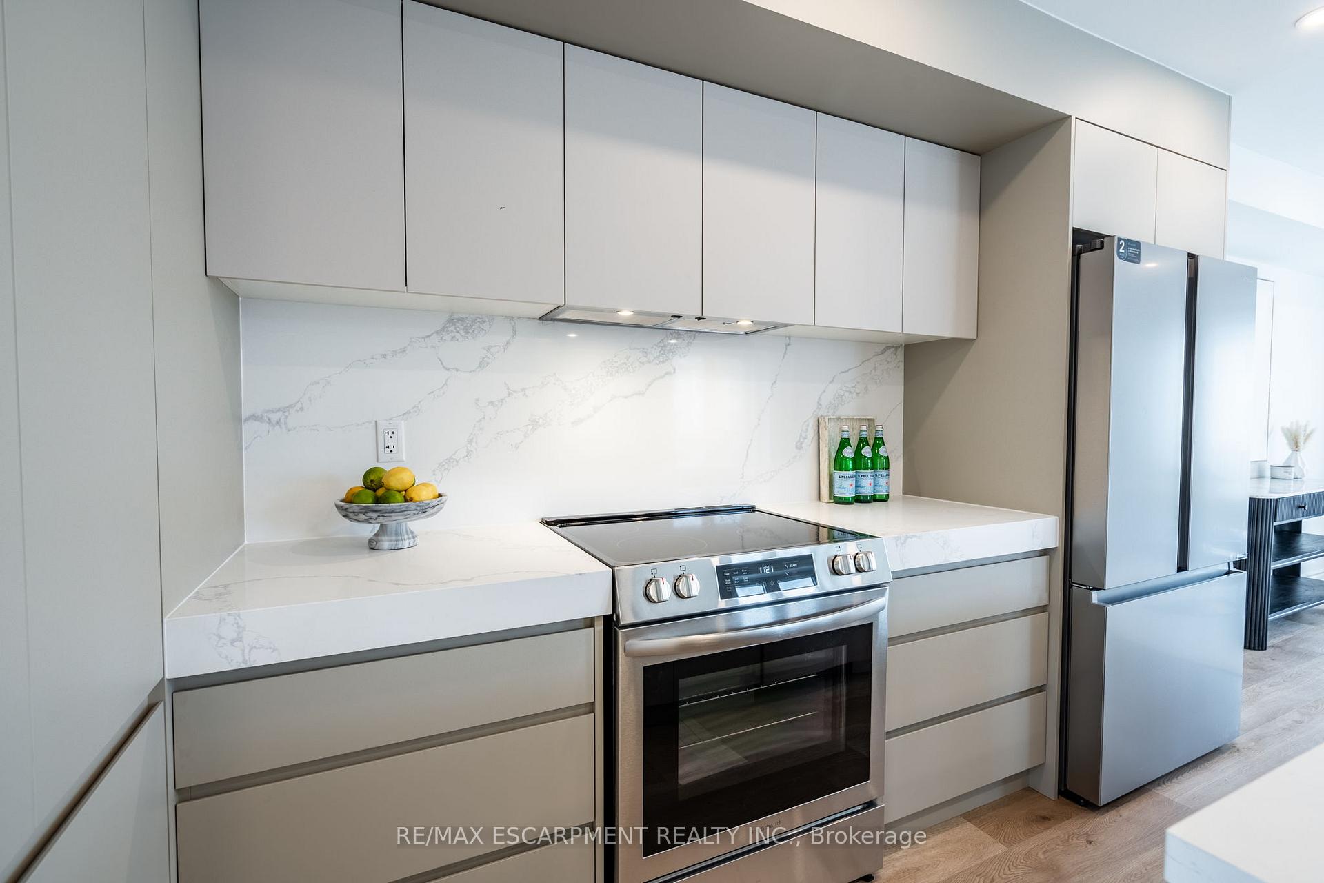 Photo 3 of 380 Linden Drive, Cambridge, Preston Heights — HOMEH