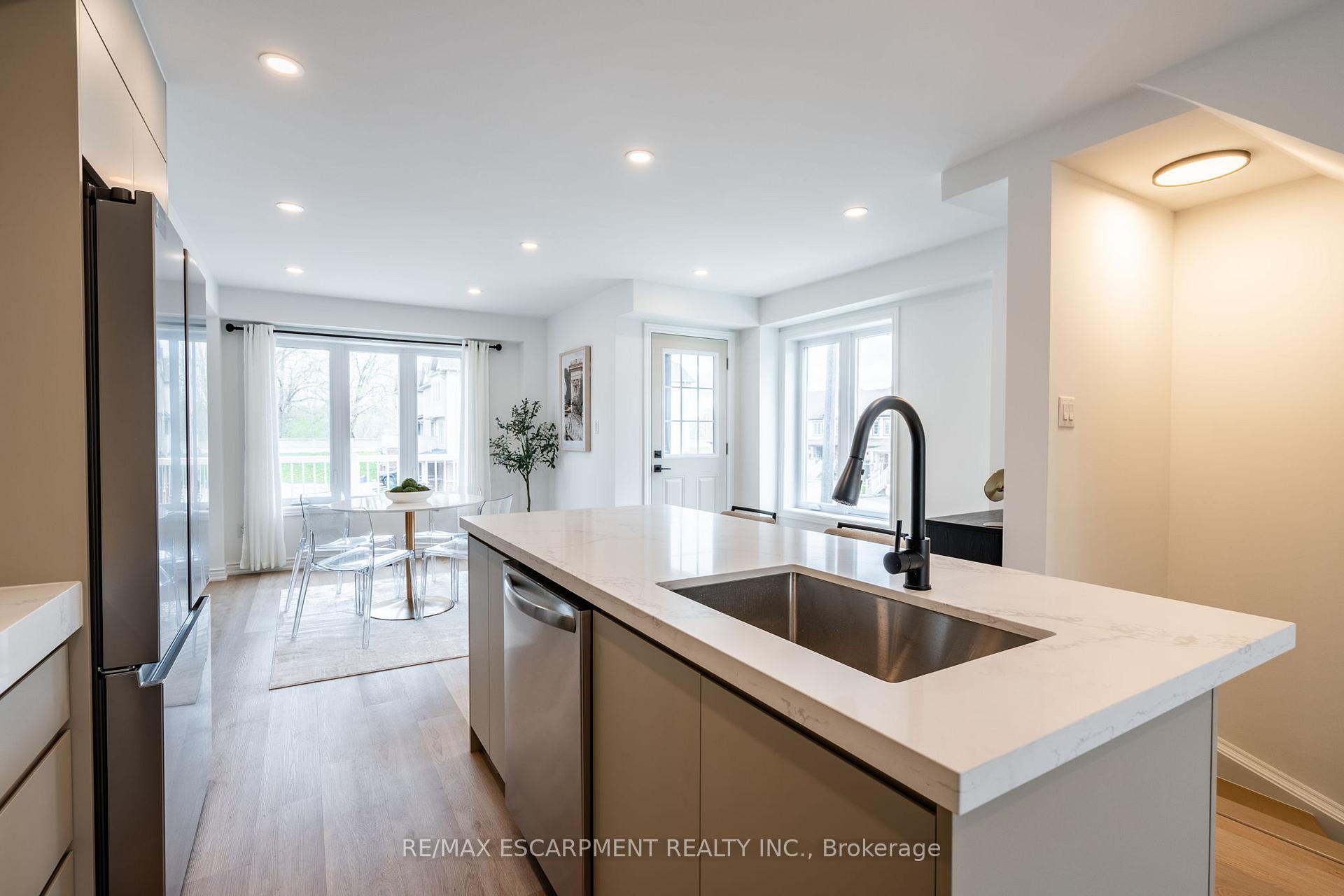 Photo 5 of 380 Linden Drive, Cambridge, Preston Heights — HOMEH