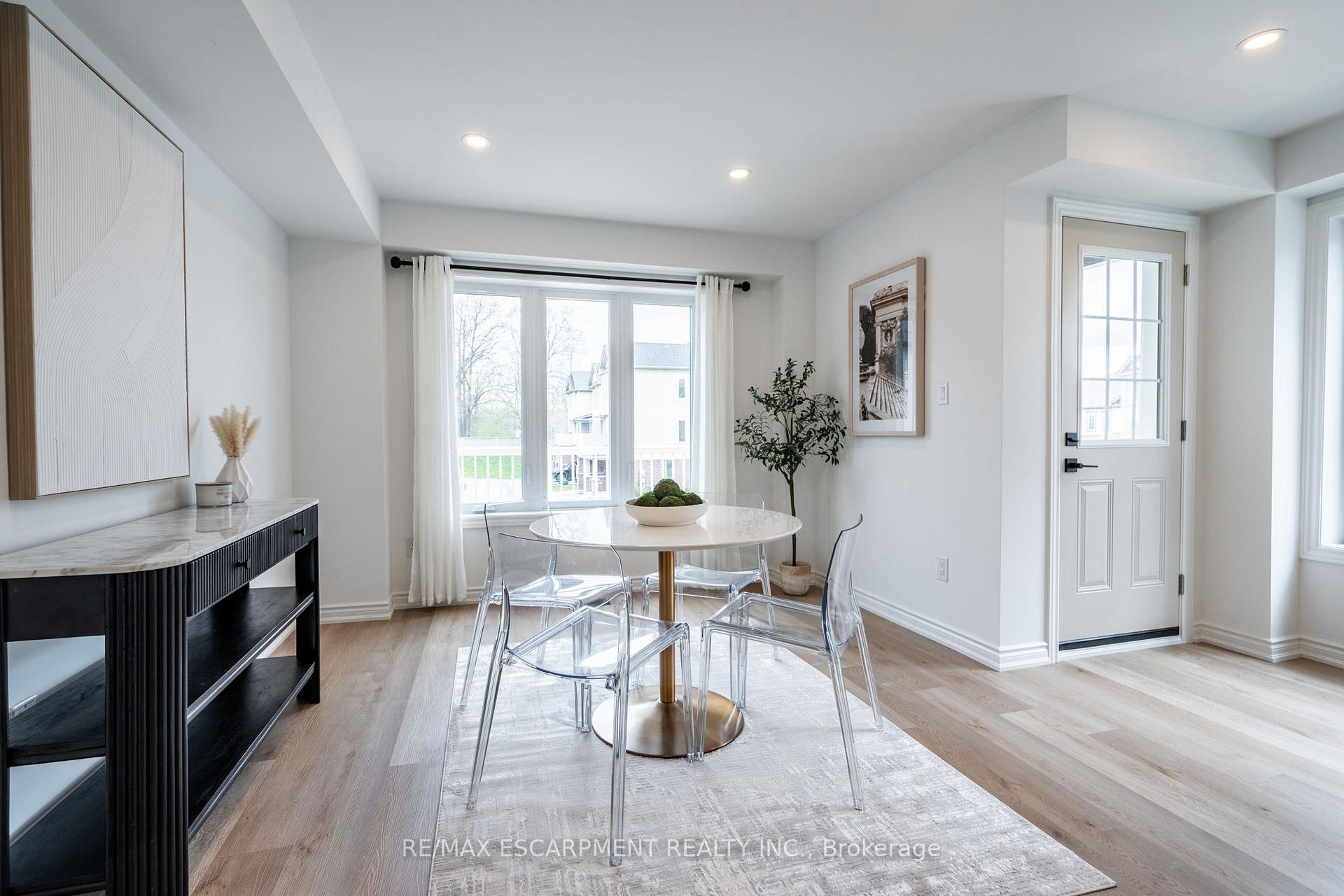 Photo 12 of 380 Linden Drive, Cambridge, Preston Heights — HOMEH