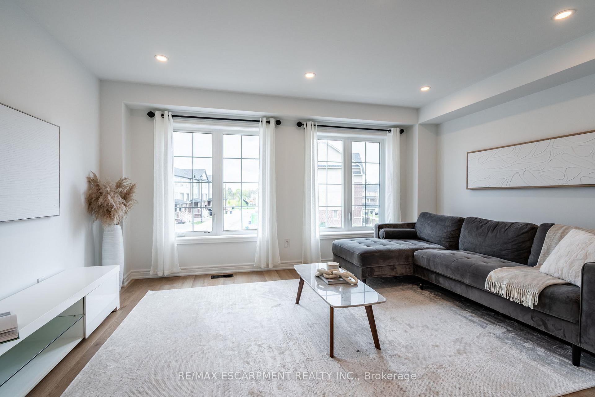 Photo 9 of 380 Linden Drive, Cambridge, Preston Heights — HOMEH