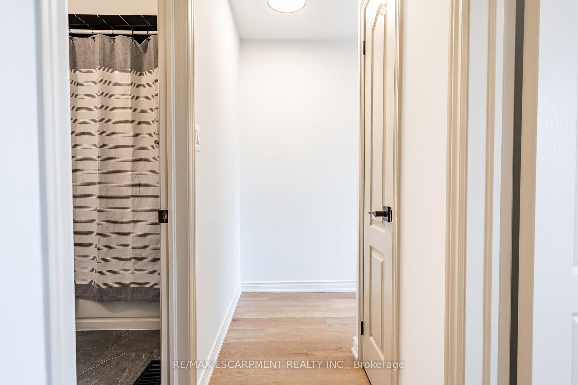 Photo 16 of 380 Linden Drive, Cambridge, Preston Heights — HOMEH