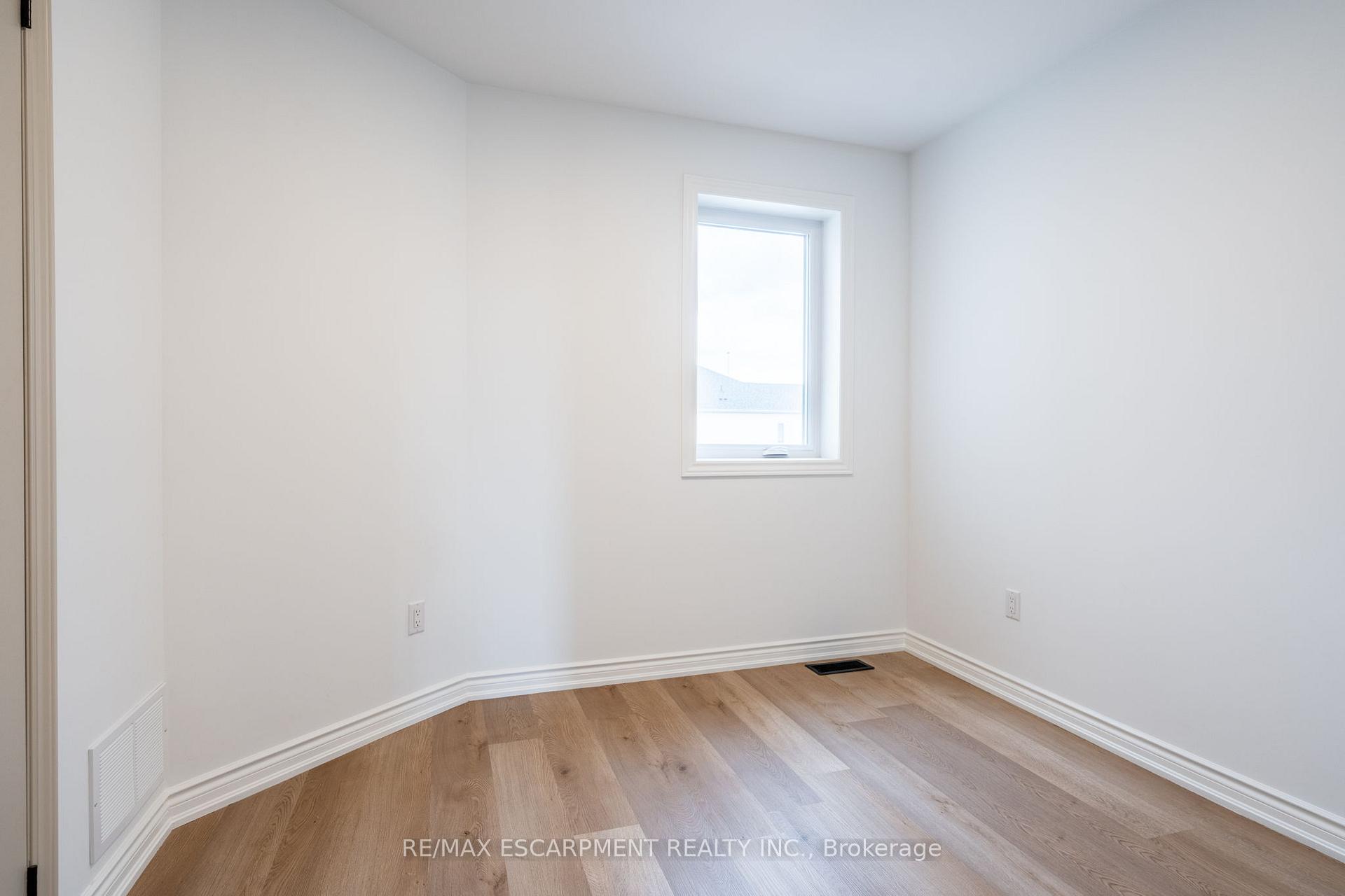 Photo 25 of 380 Linden Drive, Cambridge, Preston Heights — HOMEH