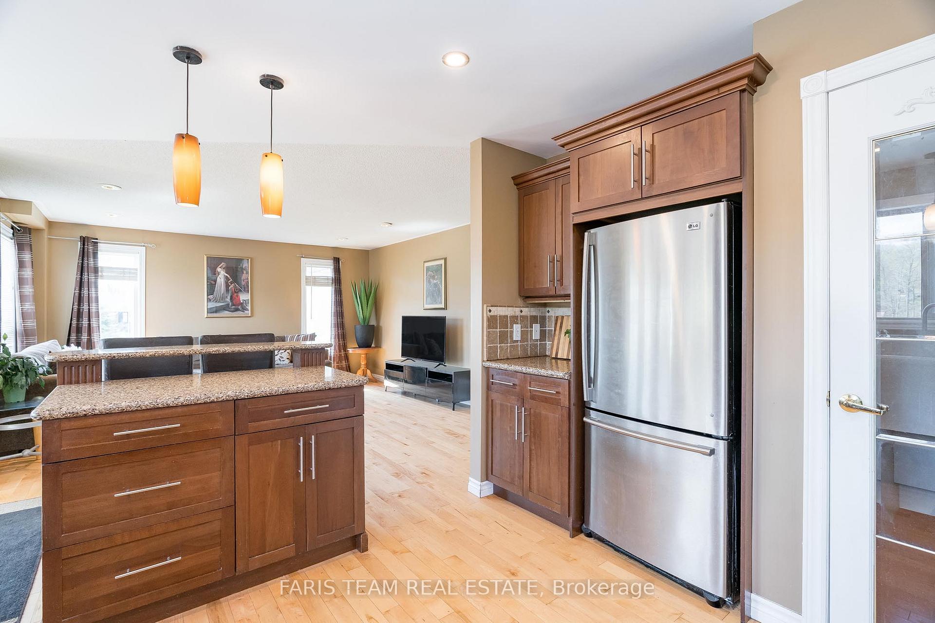Photo 2 of 36 Marlow Circle, Springwater, Hillsdale — HOMEH