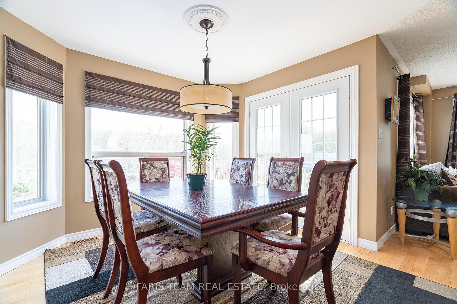 Photo 4 of 36 Marlow Circle, Springwater, Hillsdale — HOMEH