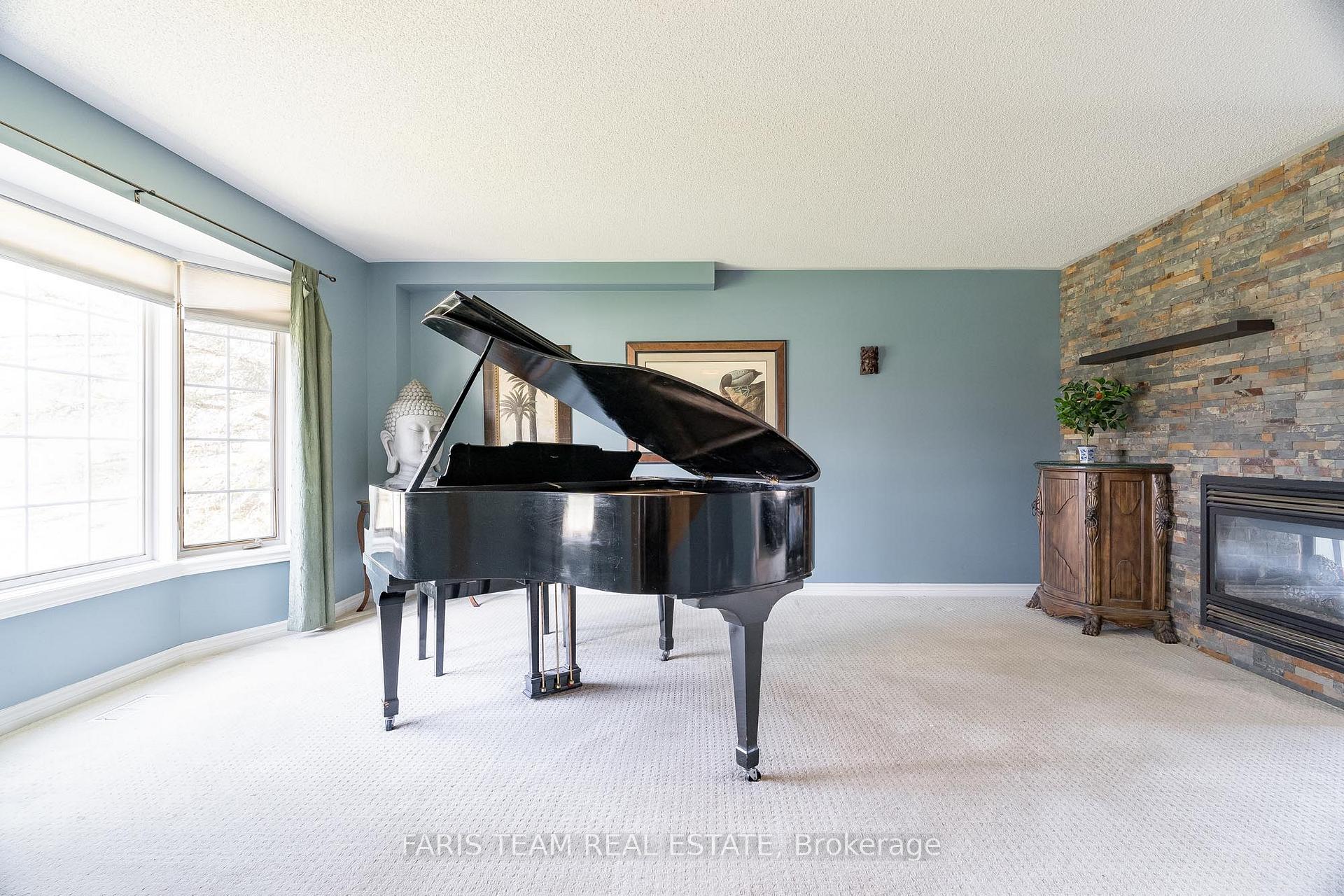 Photo 5 of 36 Marlow Circle, Springwater, Hillsdale — HOMEH