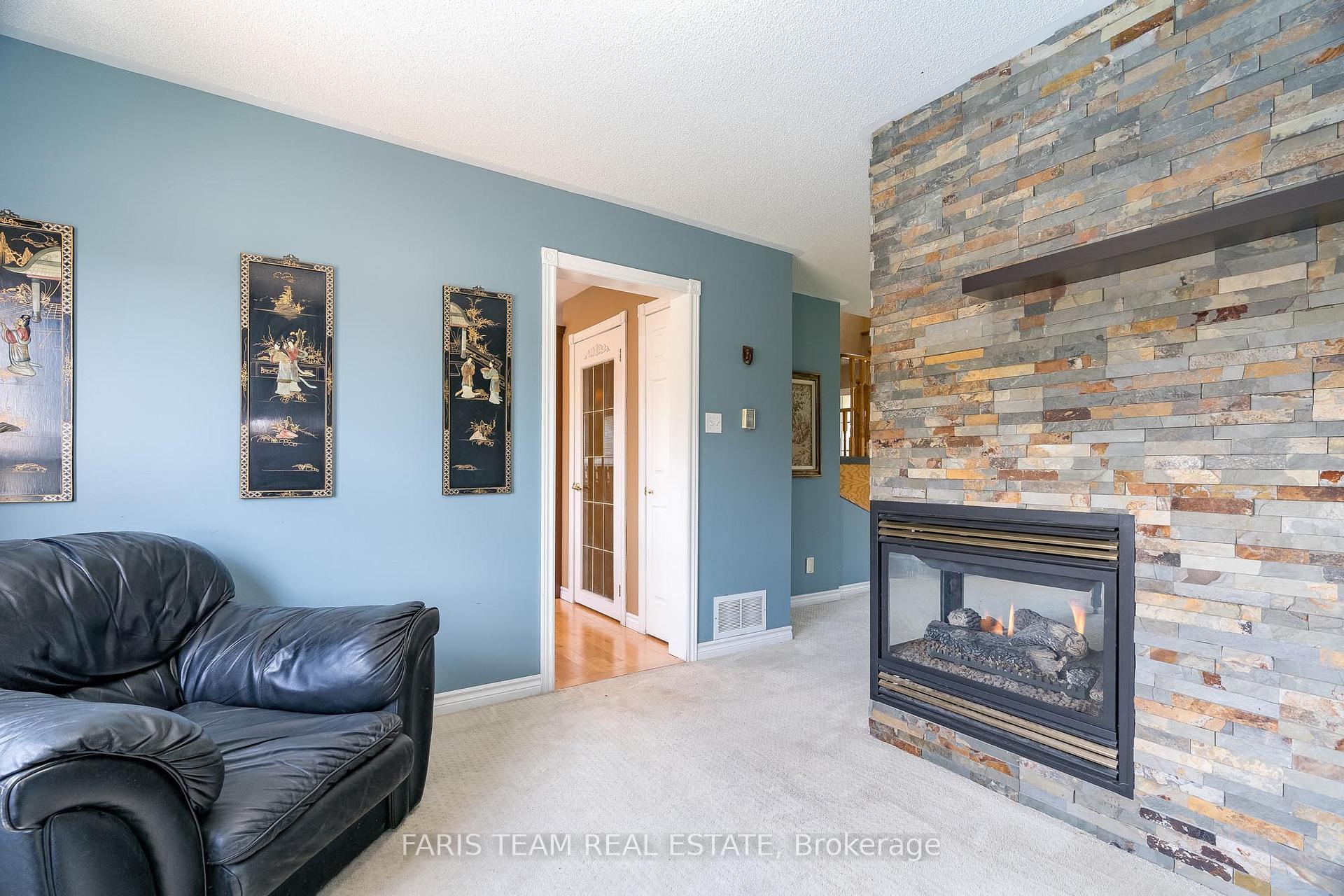 Photo 11 of 36 Marlow Circle, Springwater, Hillsdale — HOMEH