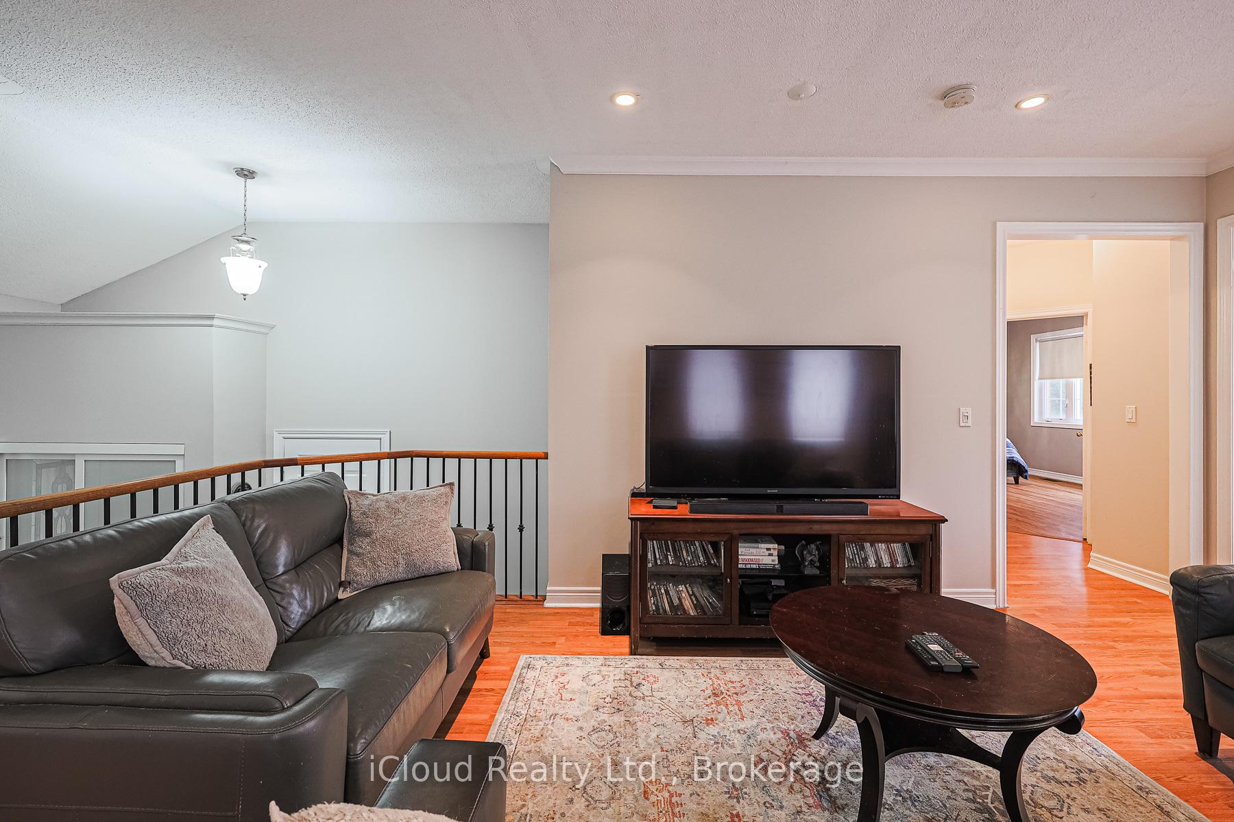 Photo 11 of 48 Donwoods Court, Brampton, Vales of Castlemore — HOMEH