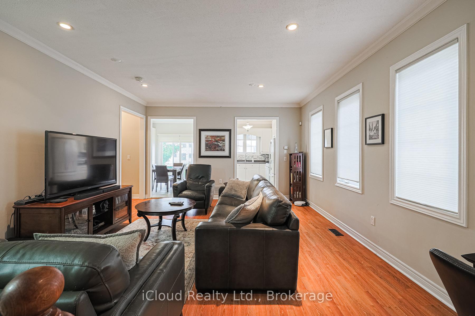 Photo 2 of 48 Donwoods Court, Brampton, Vales of Castlemore — HOMEH