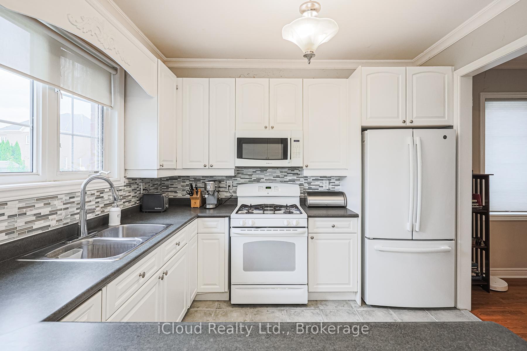 Photo 31 of 48 Donwoods Court, Brampton, Vales of Castlemore — HOMEH