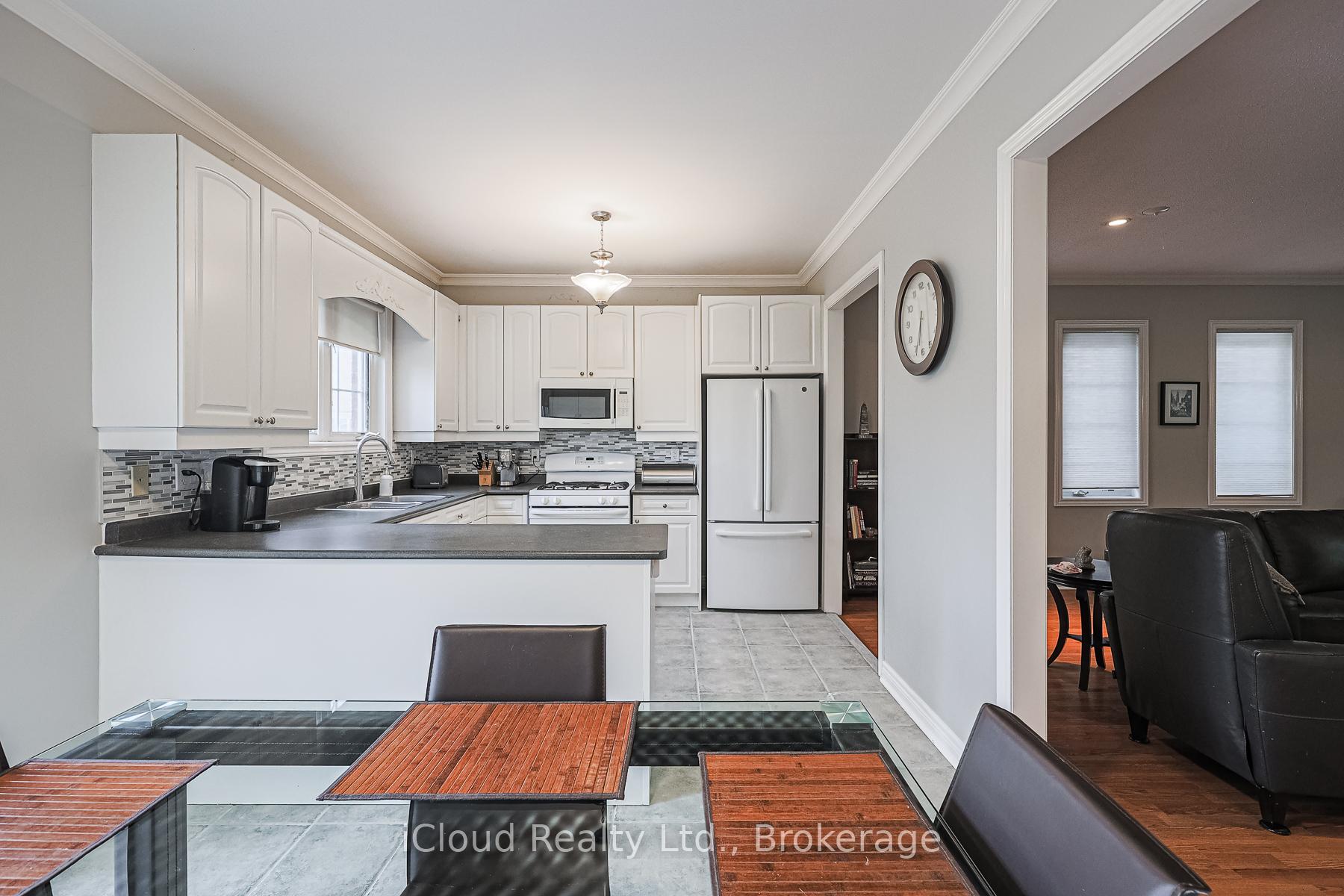 Photo 17 of 48 Donwoods Court, Brampton, Vales of Castlemore — HOMEH