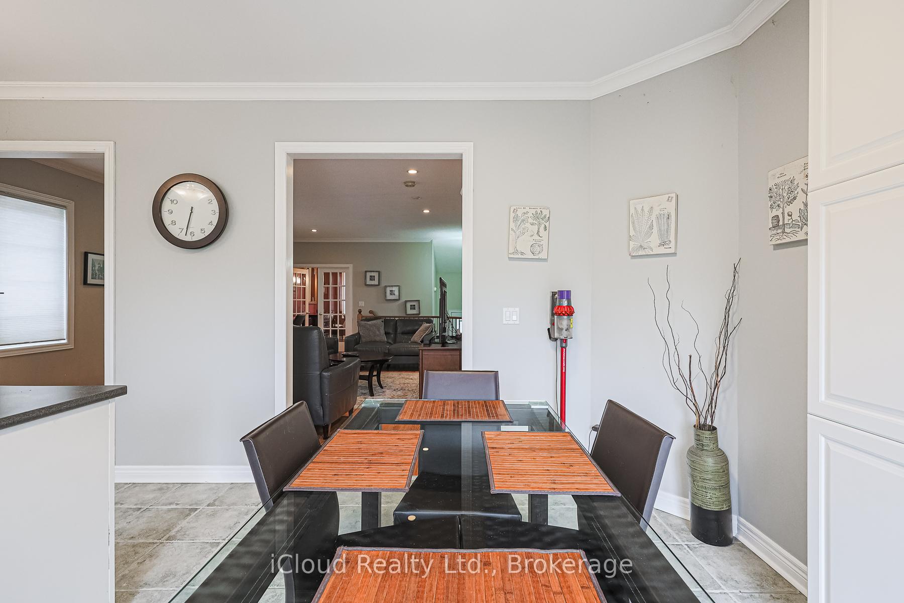 Photo 5 of 48 Donwoods Court, Brampton, Vales of Castlemore — HOMEH